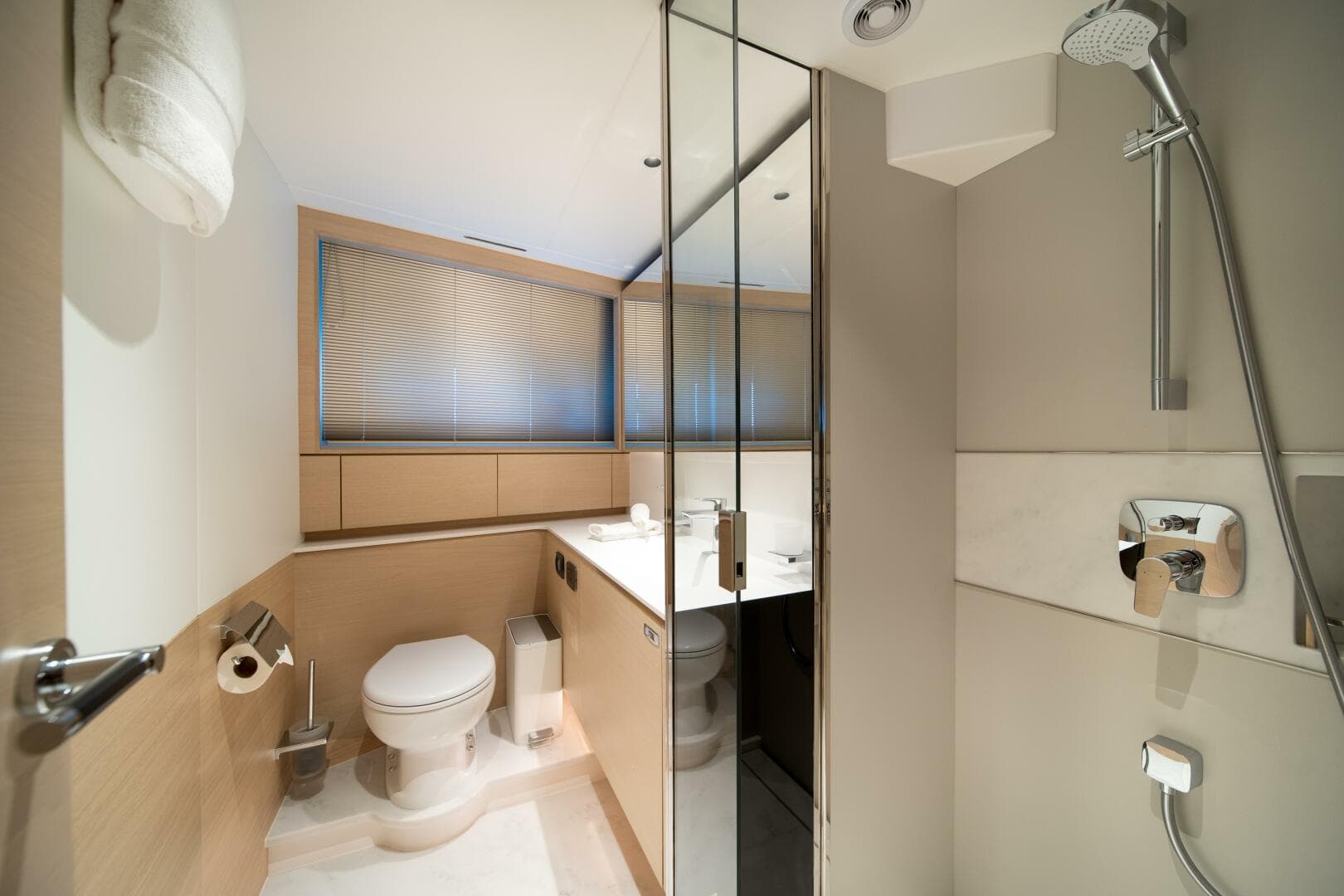 2025 Princess X80 — photo 40