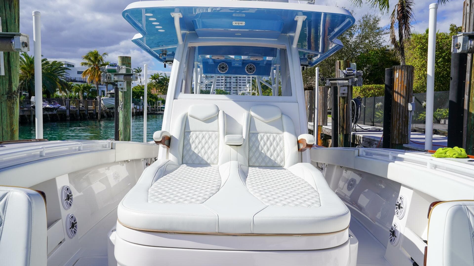 2024 Invincible 43 Open — photo 34