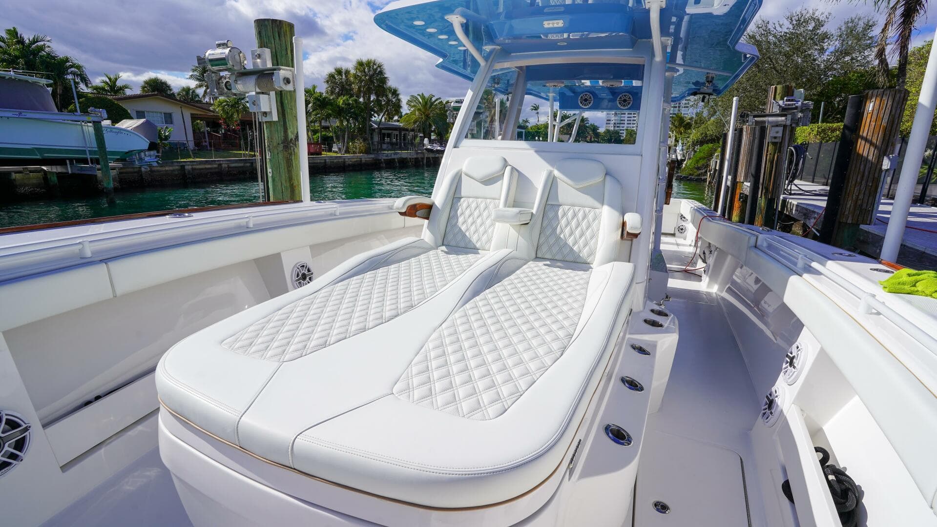 2024 Invincible 43 Open — photo 33