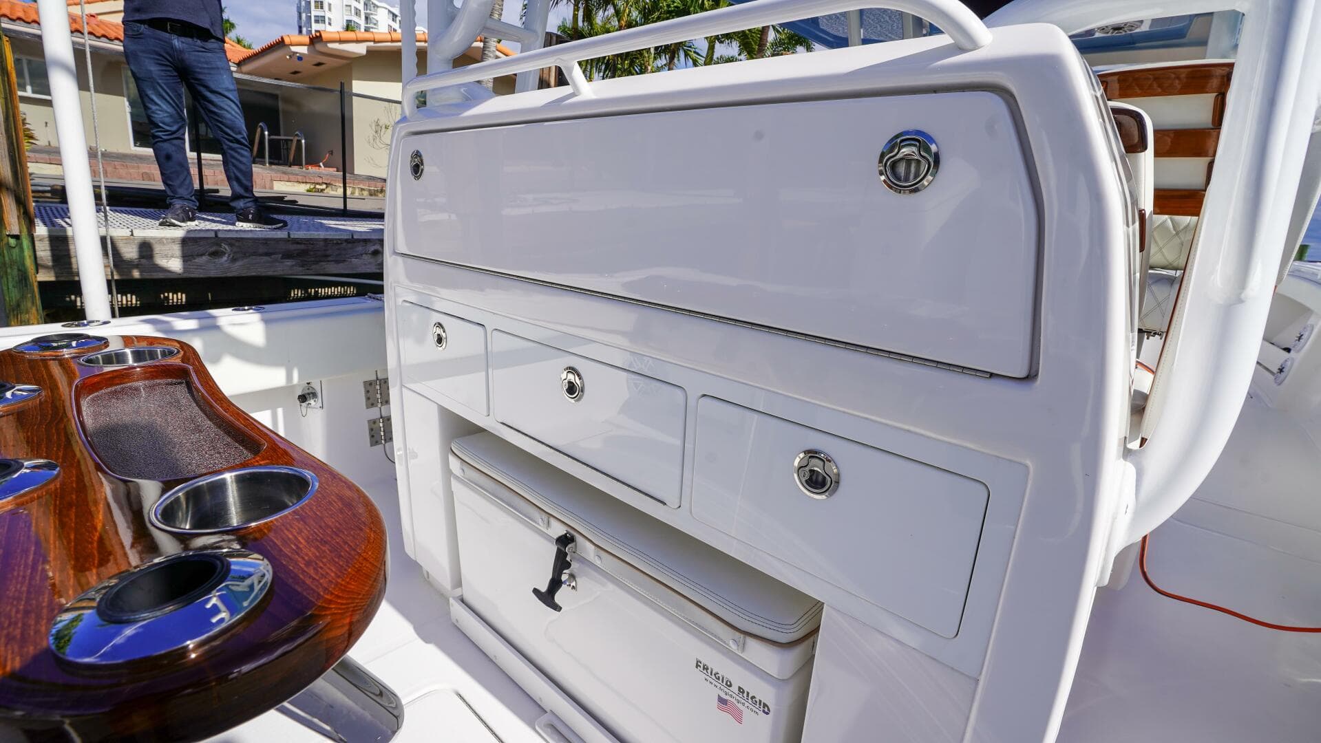 2024 Invincible 43 Open — photo 18