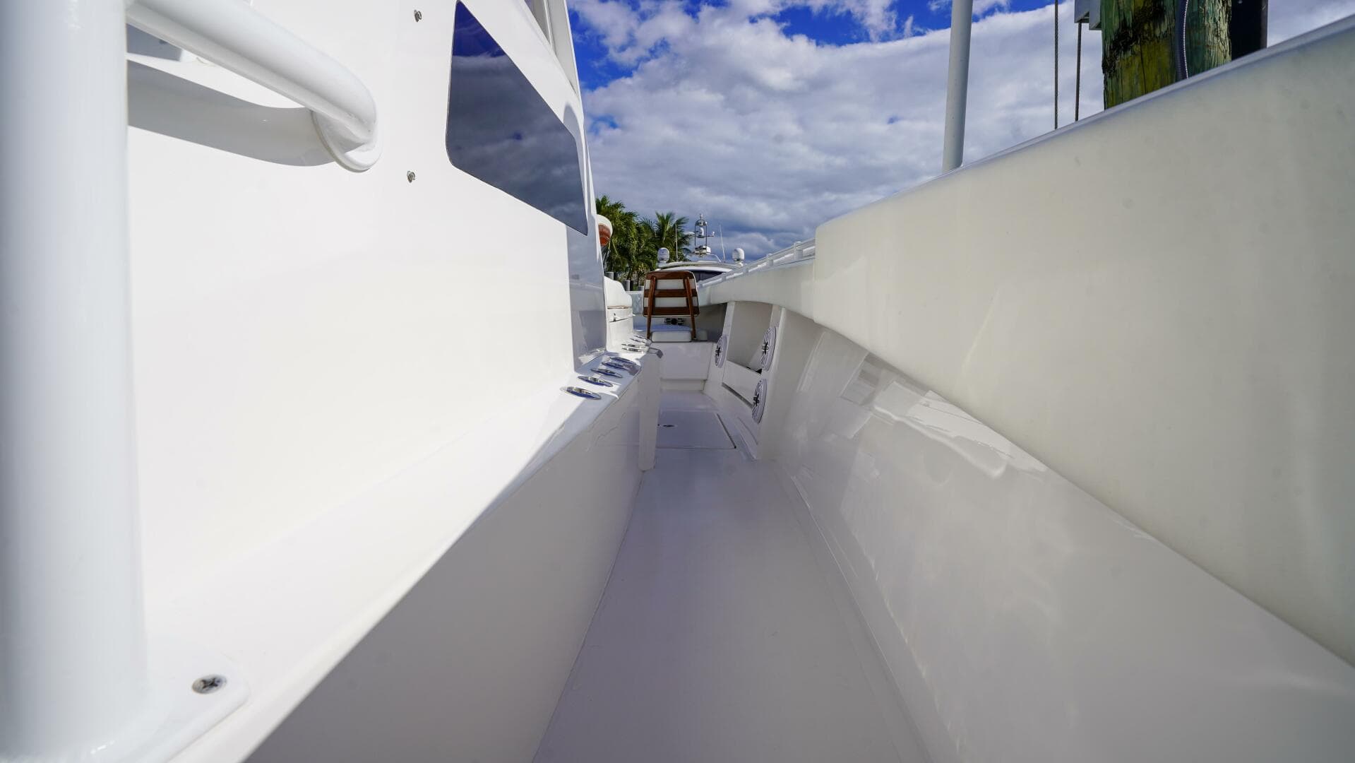 2024 Invincible 43 Open — photo 29