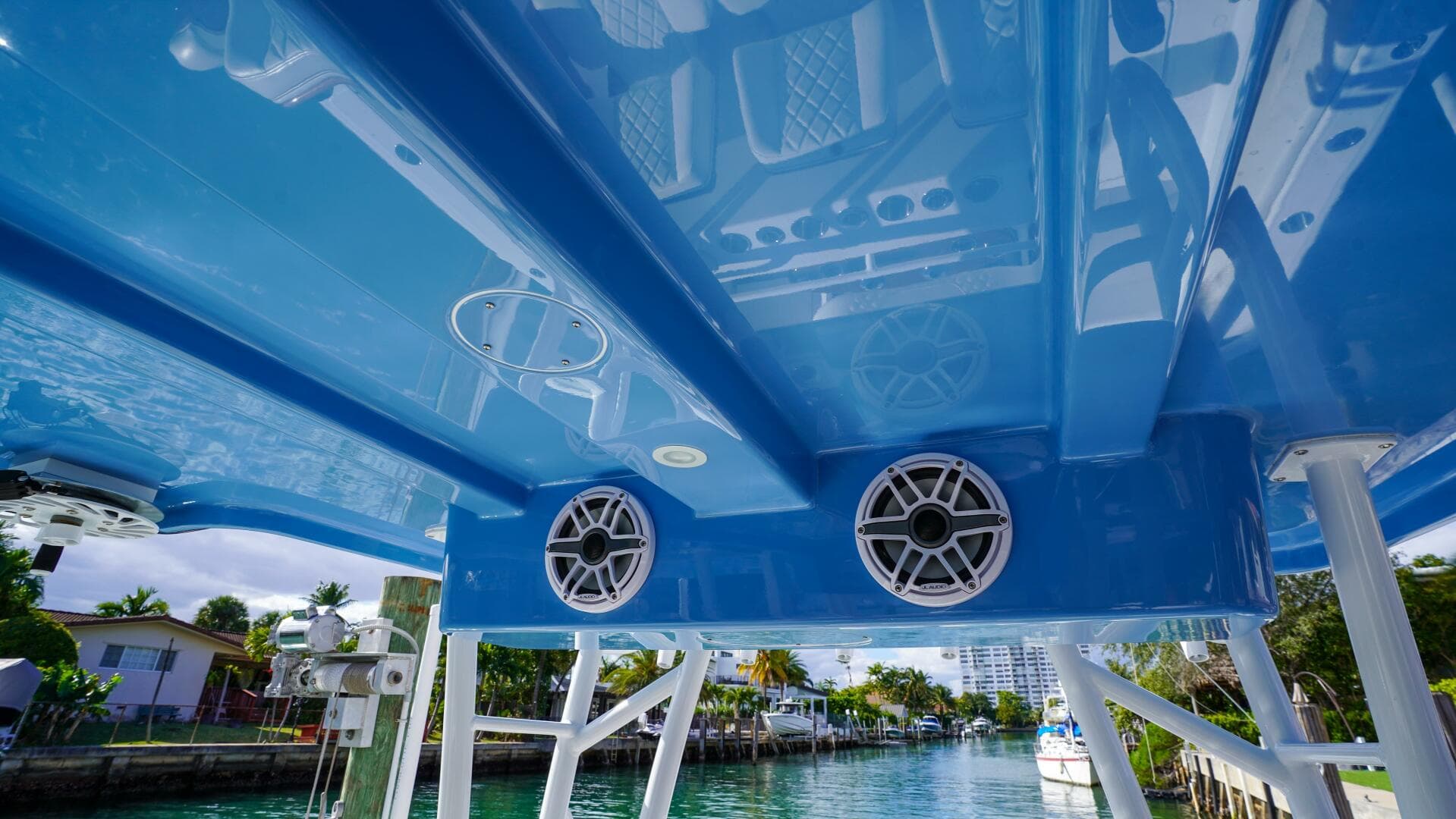 2024 Invincible 43 Open — photo 27