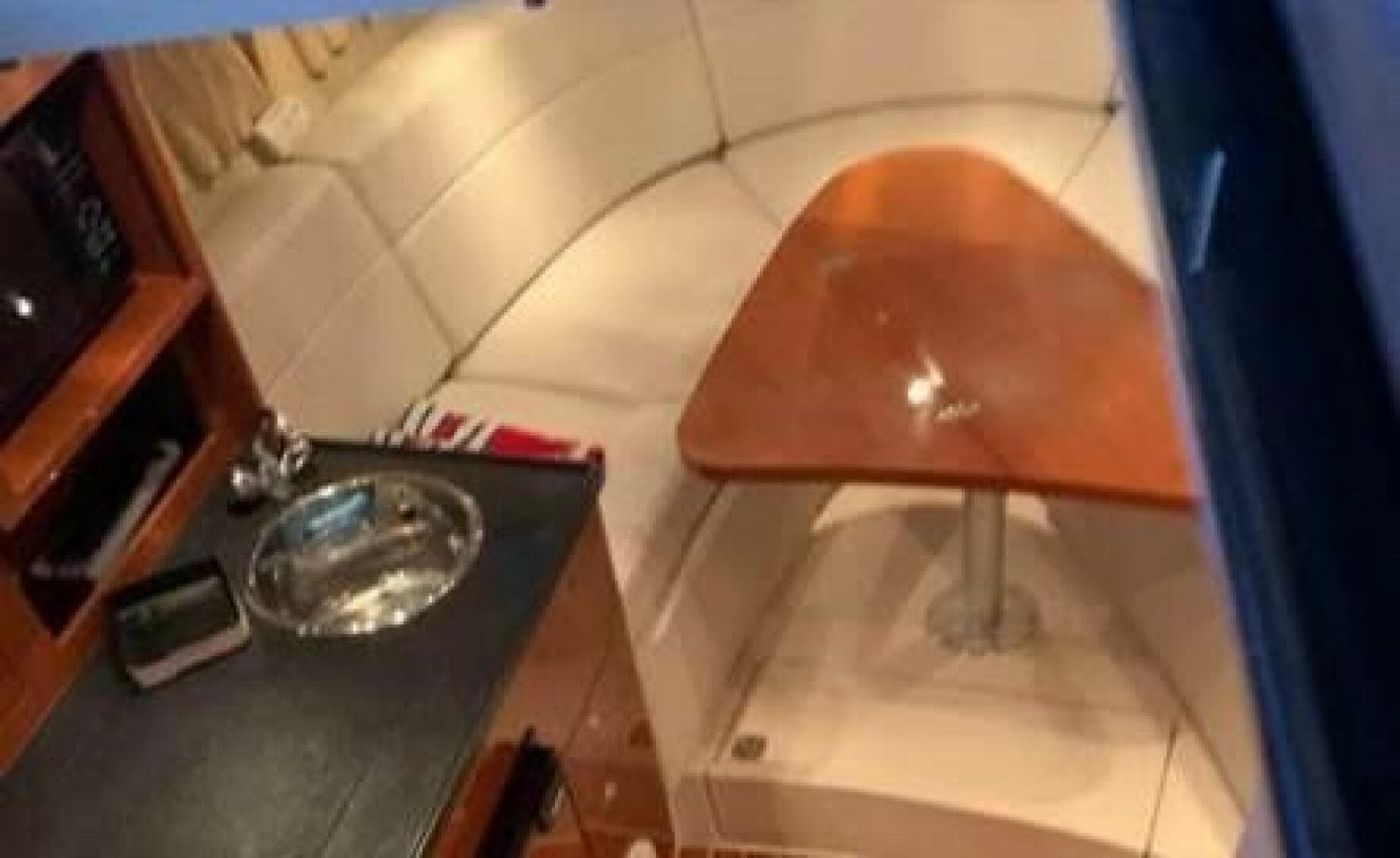 2006 Regal 3060 Window Express — photo 12