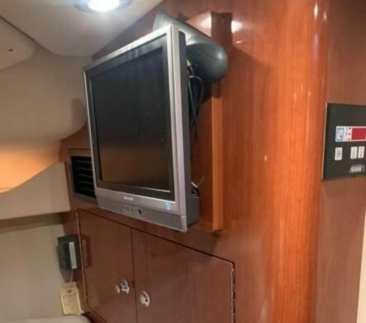 2006 Regal 3060 Window Express — photo 14