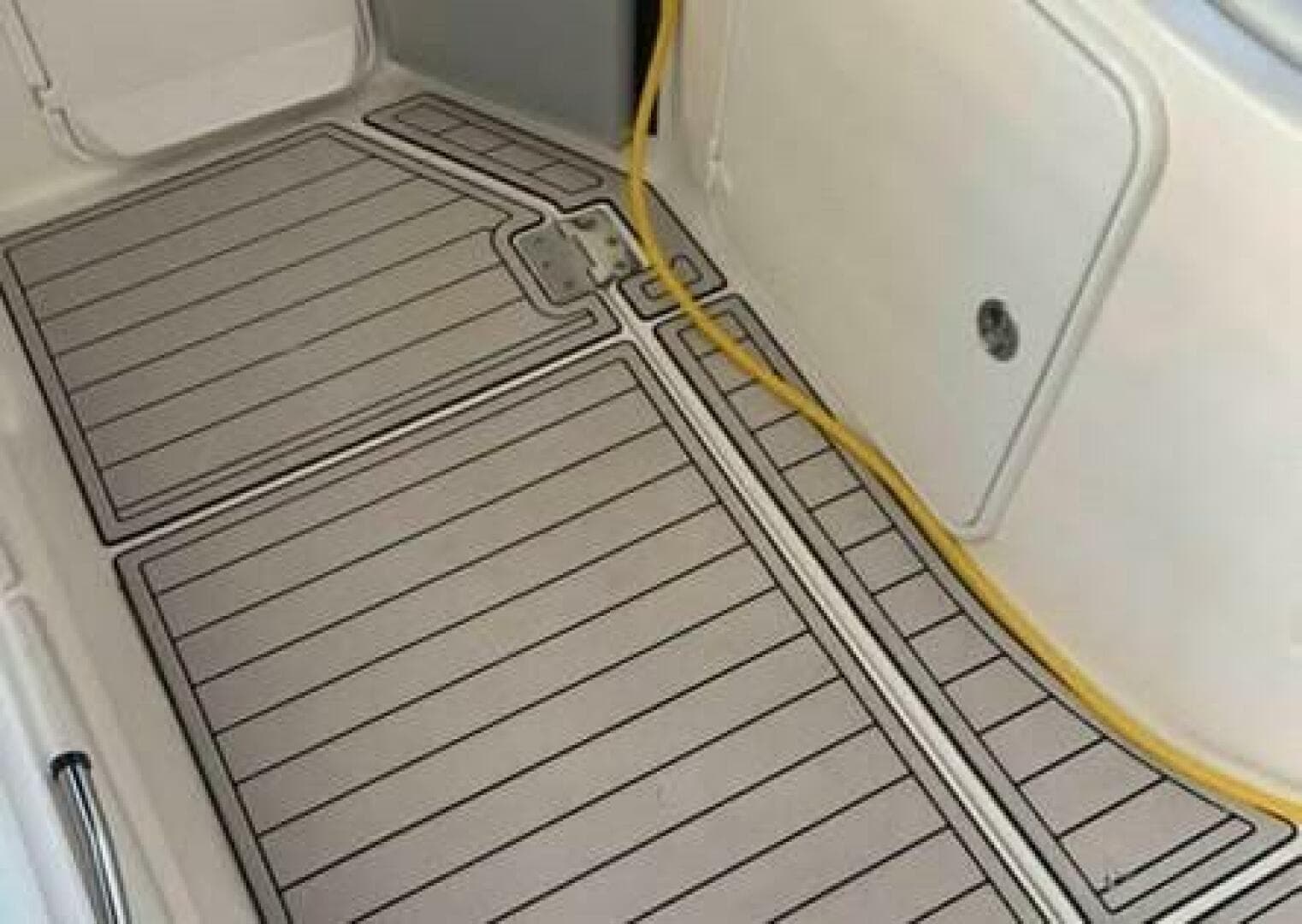 2006 Regal 3060 Window Express — photo 9