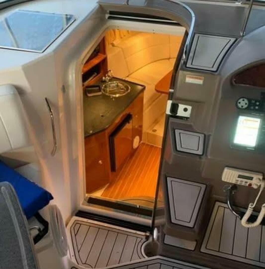 2006 Regal 3060 Window Express — photo 10