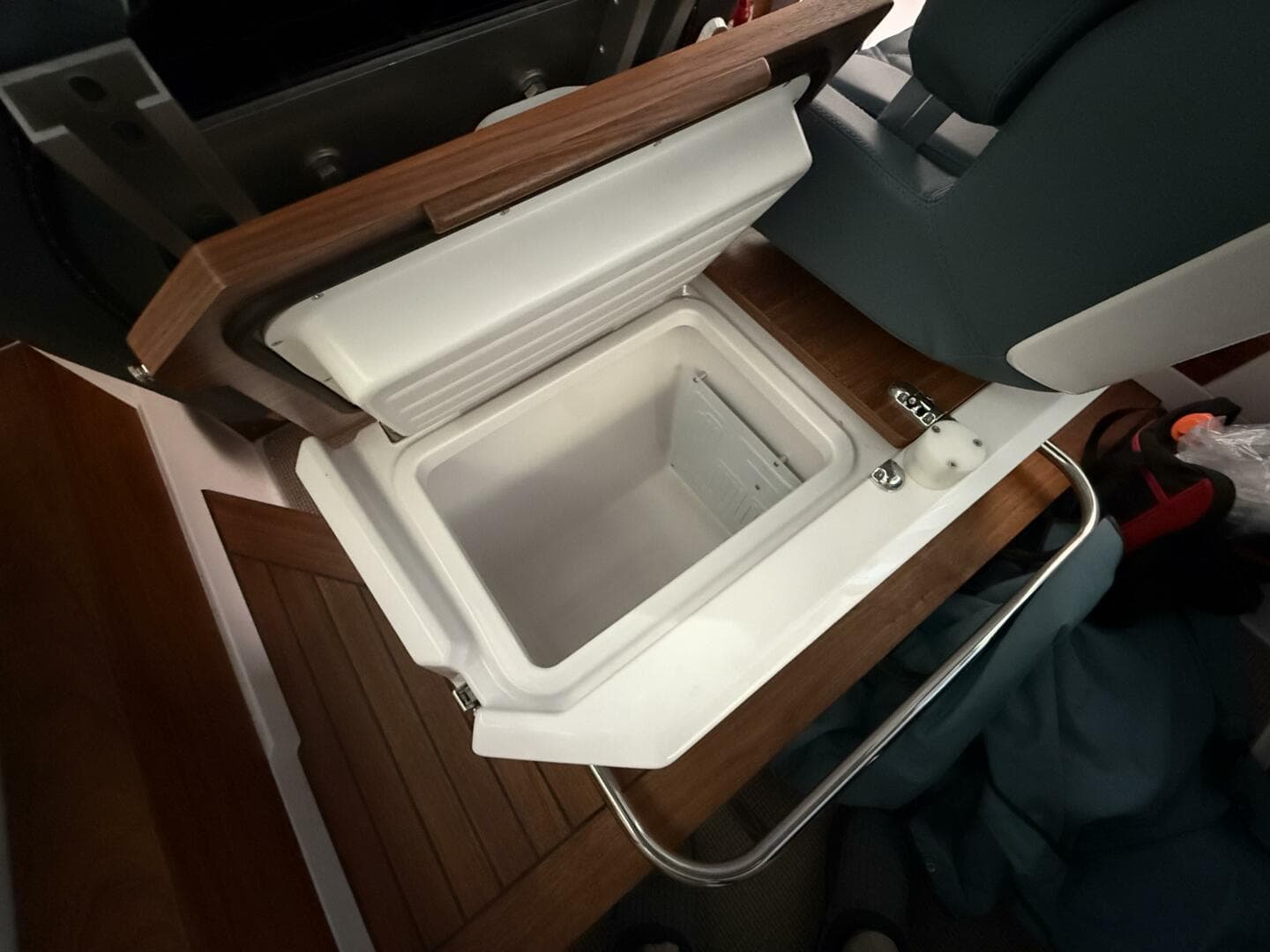 2022 Axopar 28 Cabin — photo 29