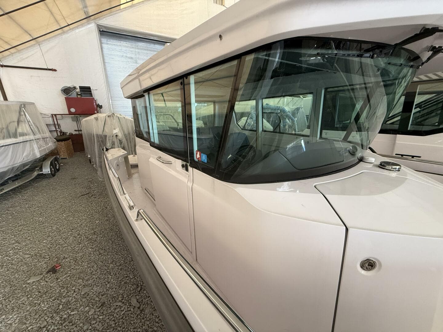 2022 Axopar 28 Cabin — photo 17