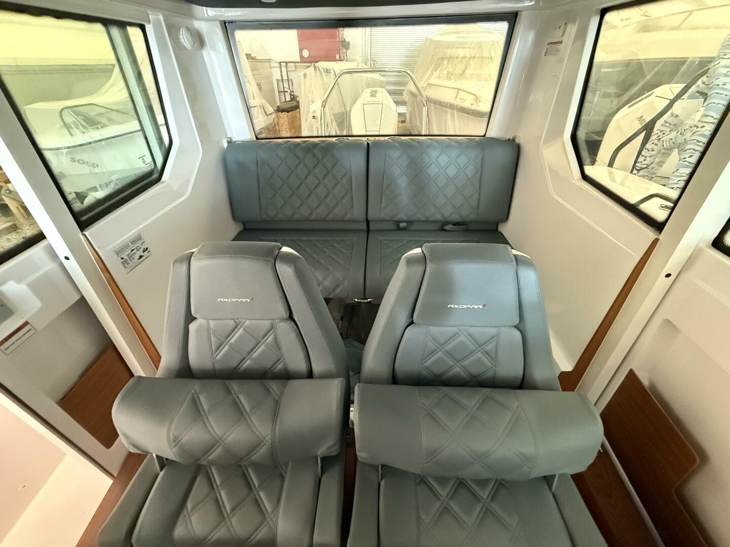 2022 Axopar 28 Cabin — photo 23
