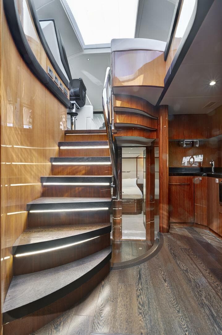 2017 Sunseeker 68 Sport Yacht — photo 22