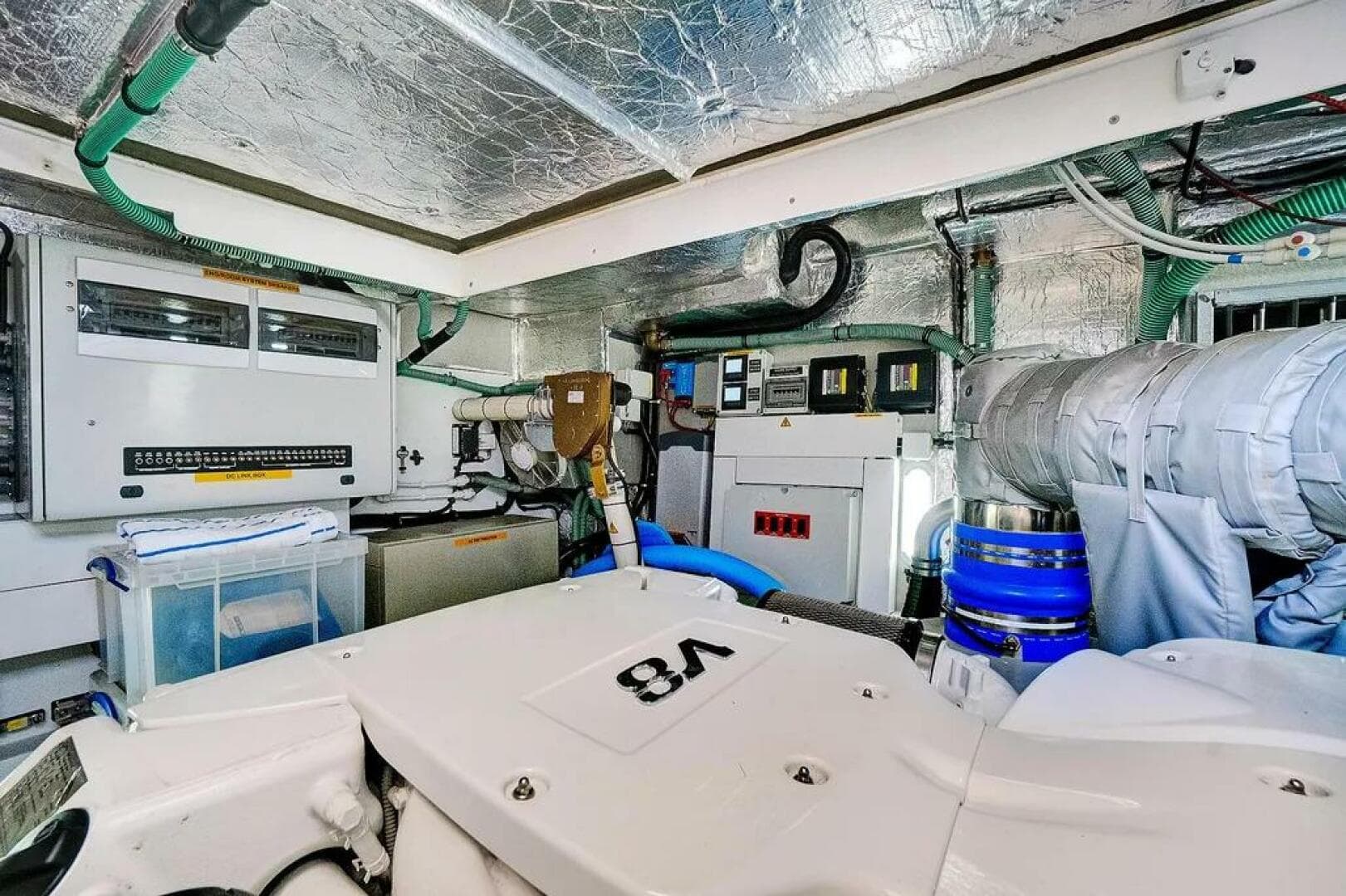 2017 Sunseeker 68 Sport Yacht — photo 41