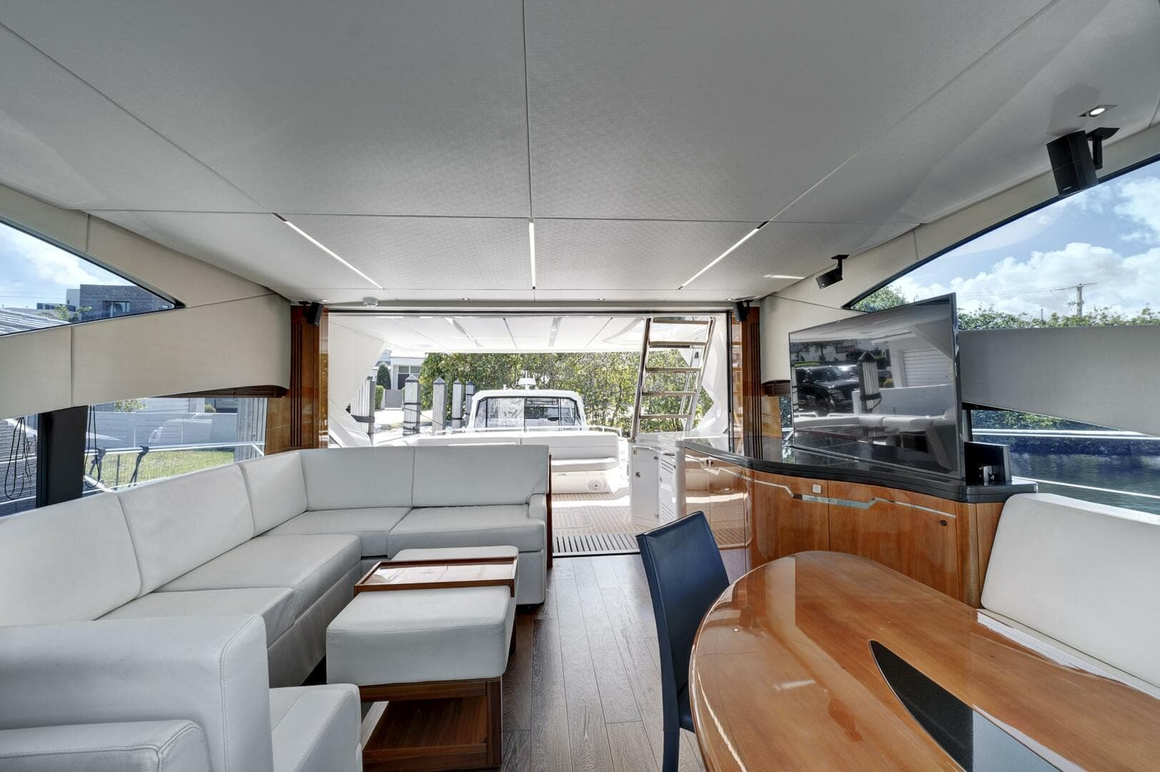 2017 Sunseeker 68 Sport Yacht — photo 17