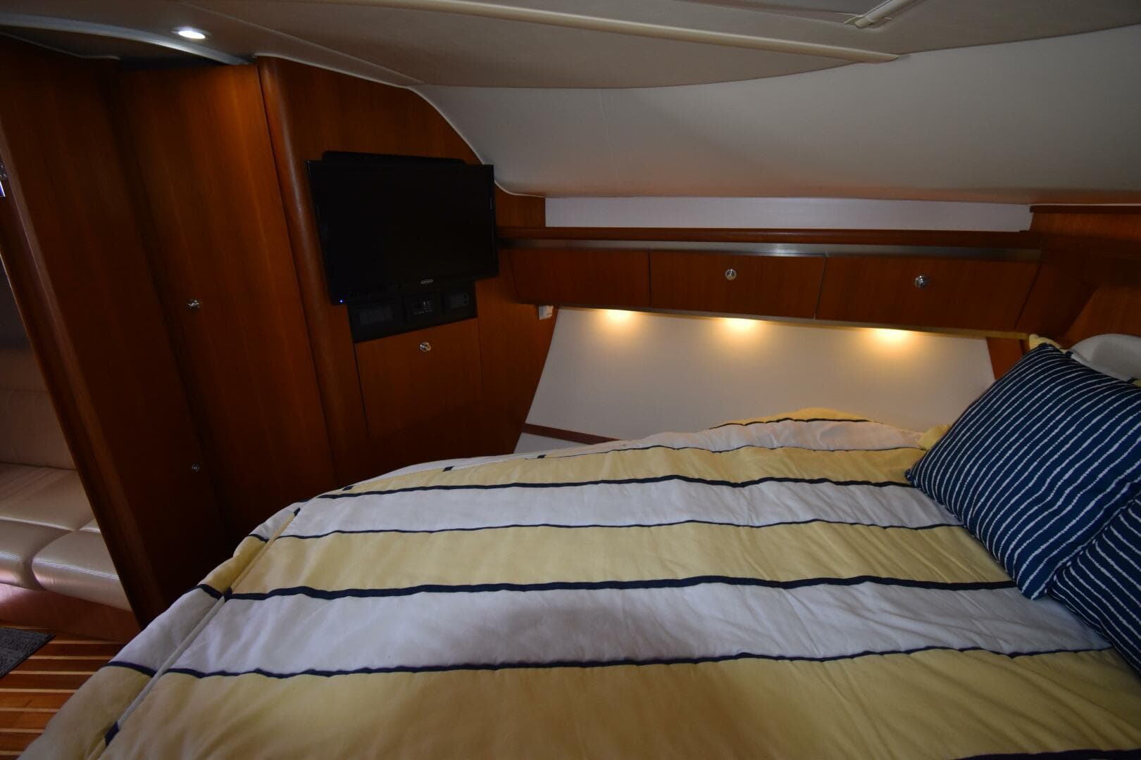 2006 Tiara Yachts — photo 33