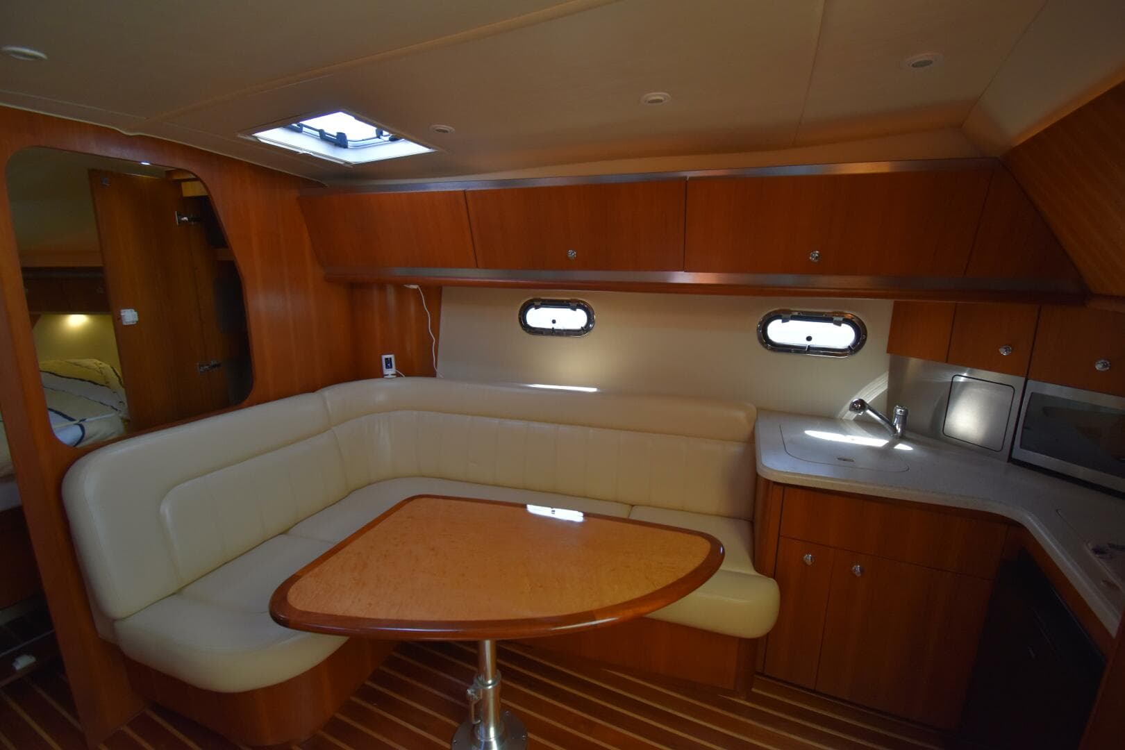 2006 Tiara Yachts — photo 28