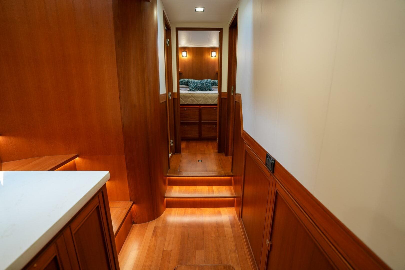 2022 Marlow Explorer 62E-Cb — photo 32