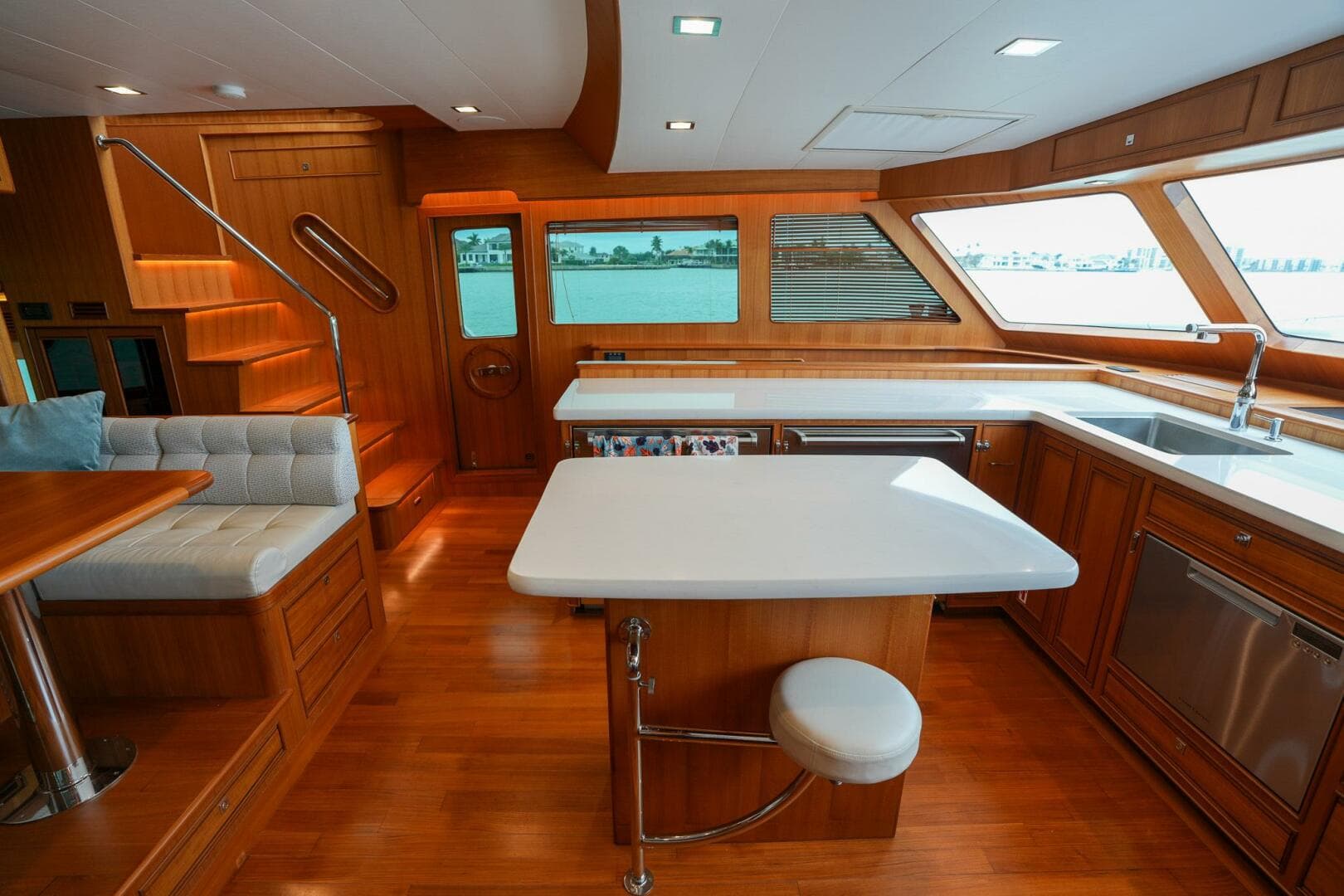 2022 Marlow Explorer 62E-Cb — photo 24