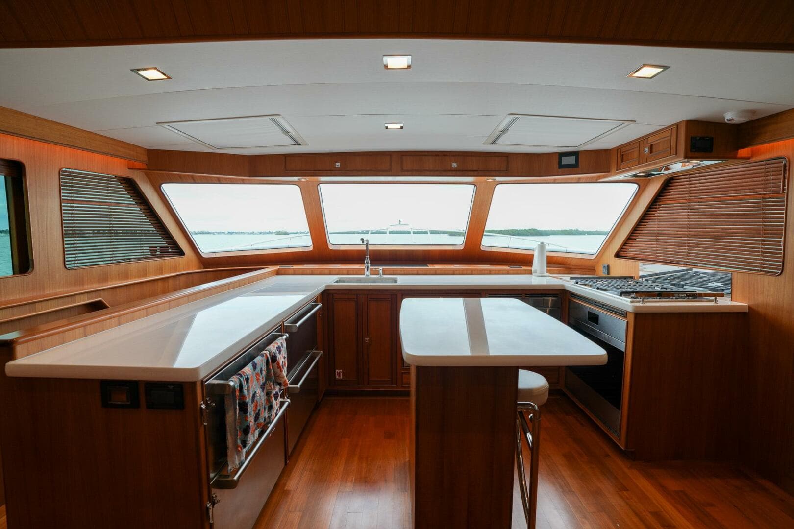 2022 Marlow Explorer 62E-Cb — photo 23