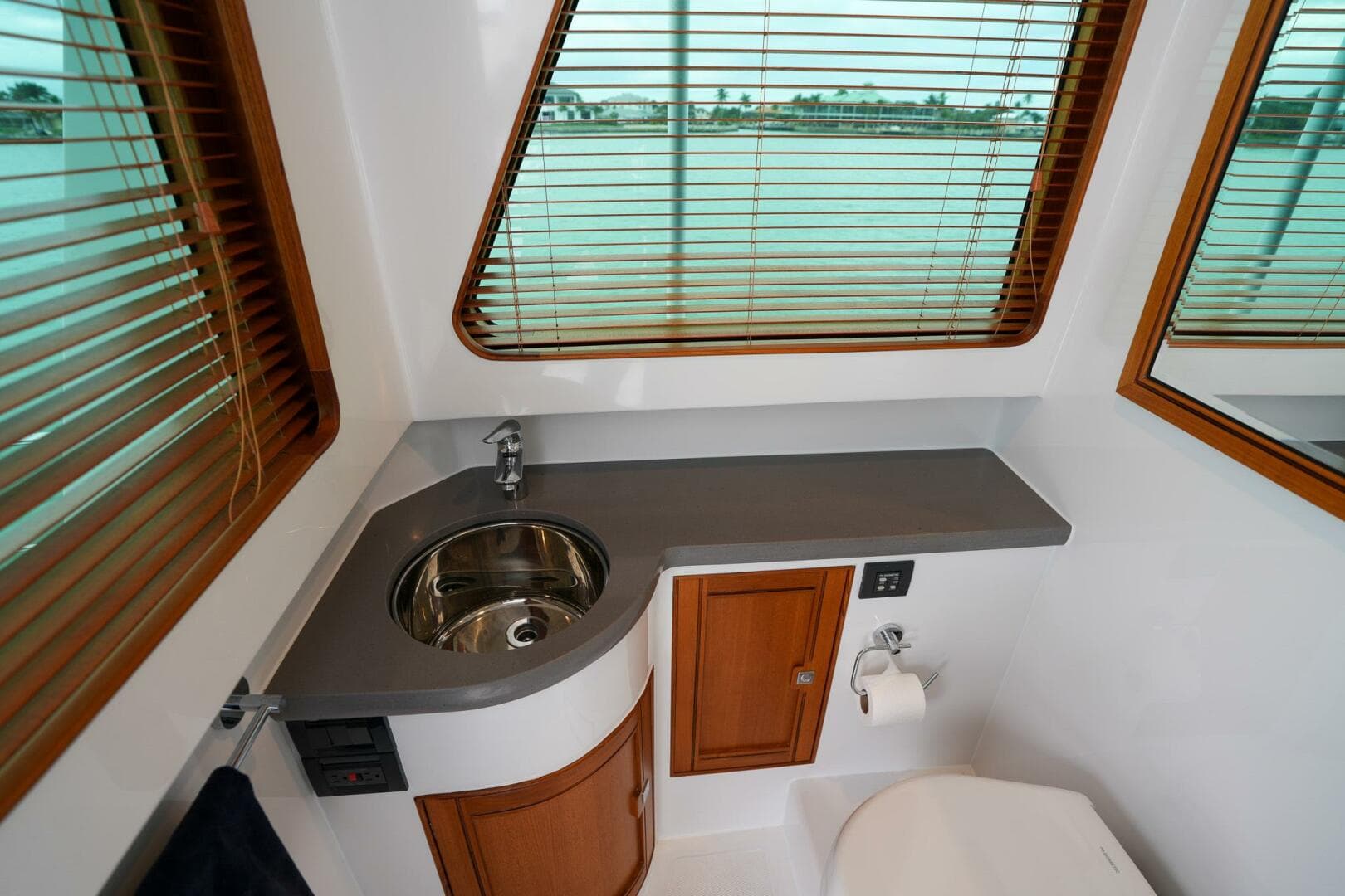 2022 Marlow Explorer 62E-Cb — photo 61