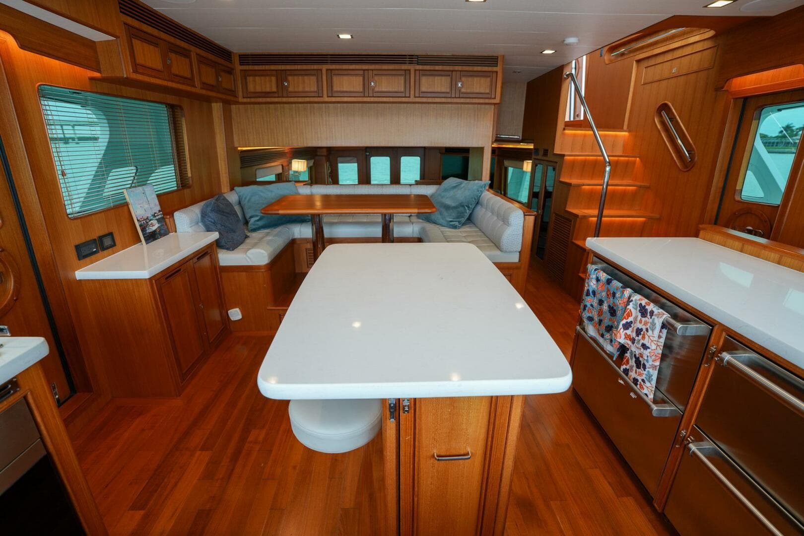 2022 Marlow Explorer 62E-Cb — photo 3