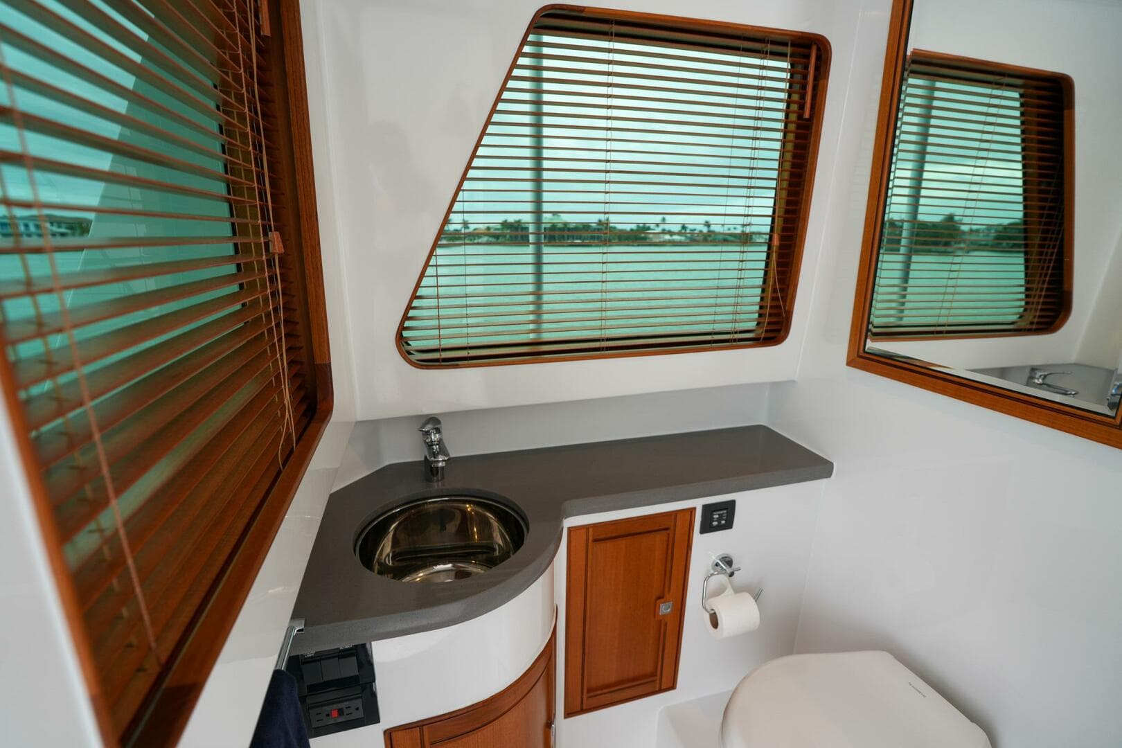 2022 Marlow Explorer 62E-Cb — photo 60