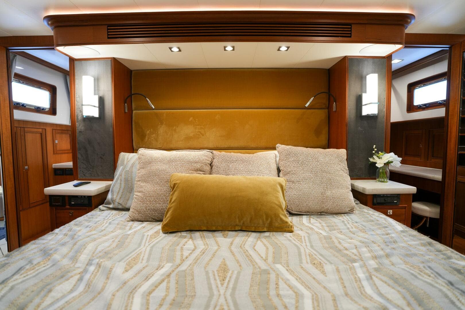 2022 Marlow Explorer 62E-Cb — photo 35