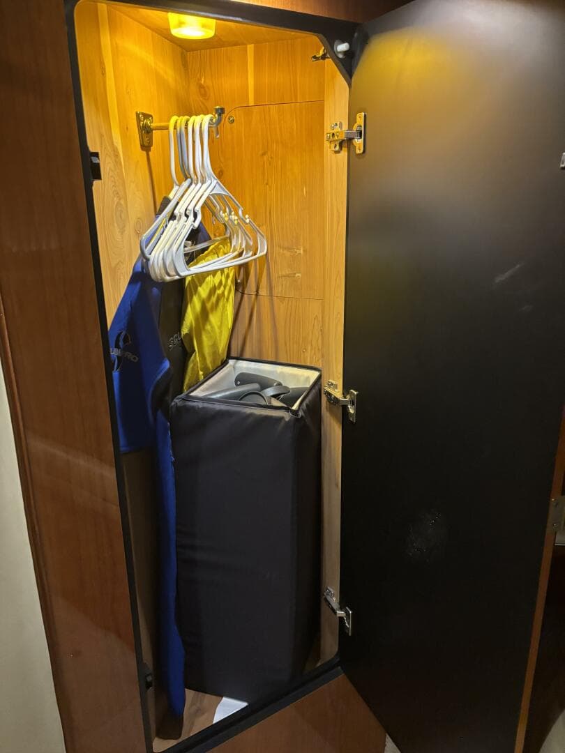 2000 Sea Ray 420 Aft Cabin — photo 22