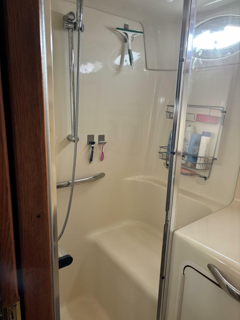 2000 Sea Ray 420 Aft Cabin — photo 30