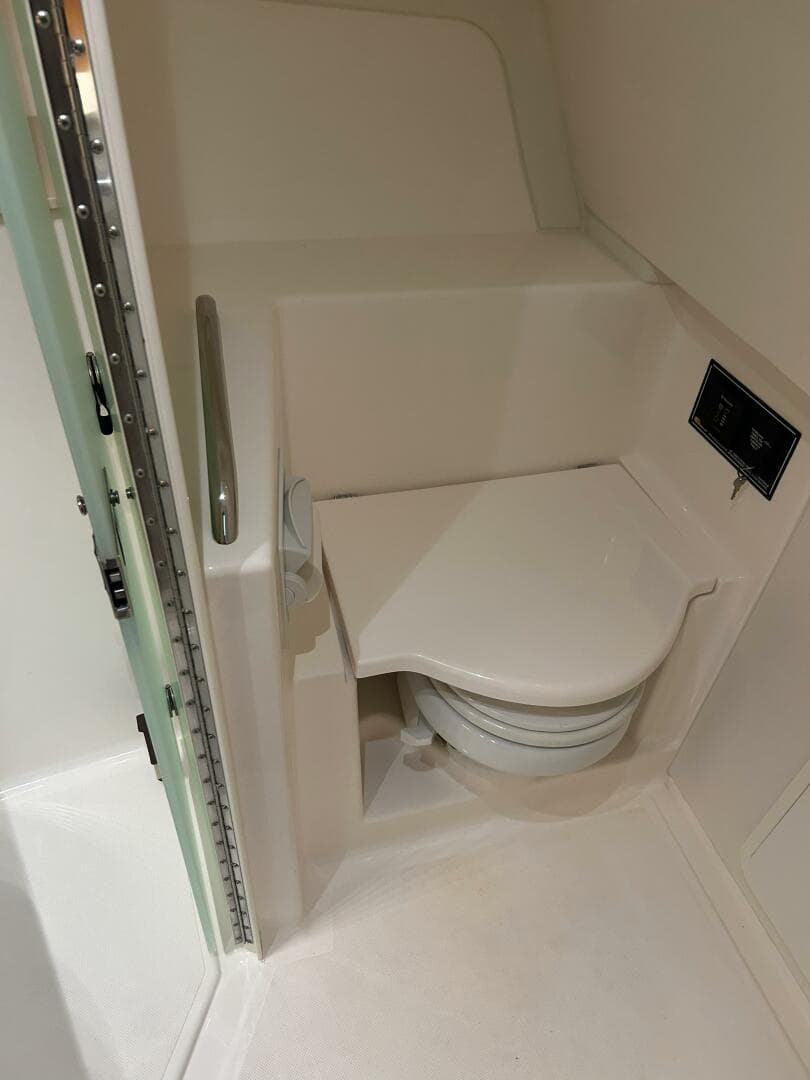 2016 Pursuit OS 385 Offshore — photo 19