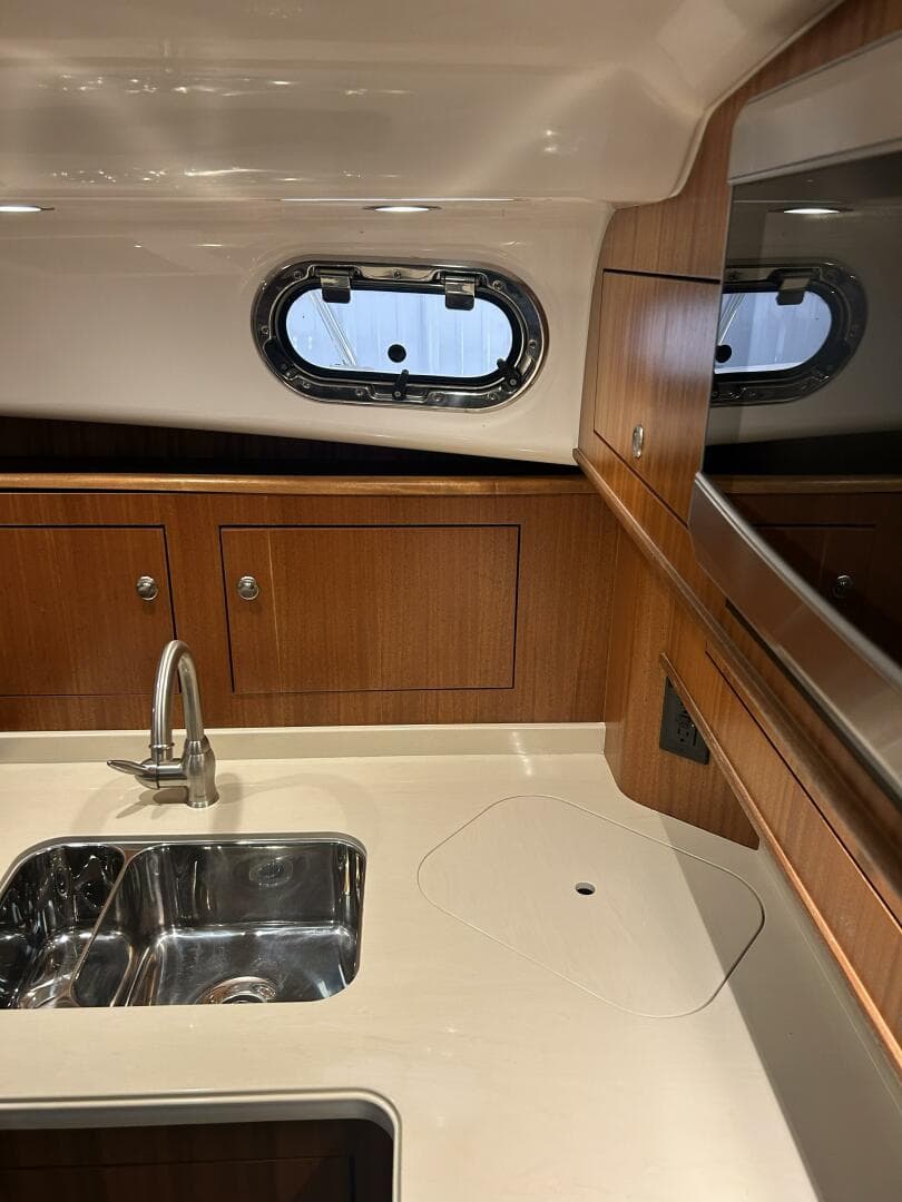 2016 Pursuit OS 385 Offshore — photo 15