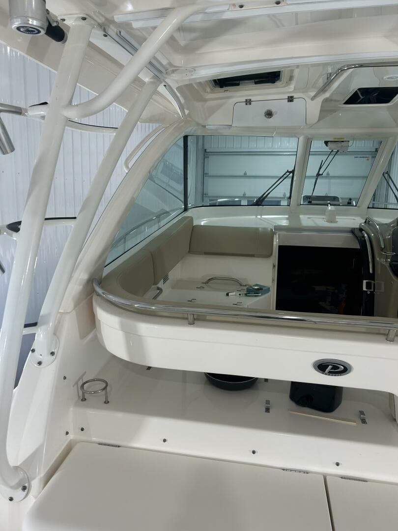 2016 Pursuit OS 385 Offshore — photo 9