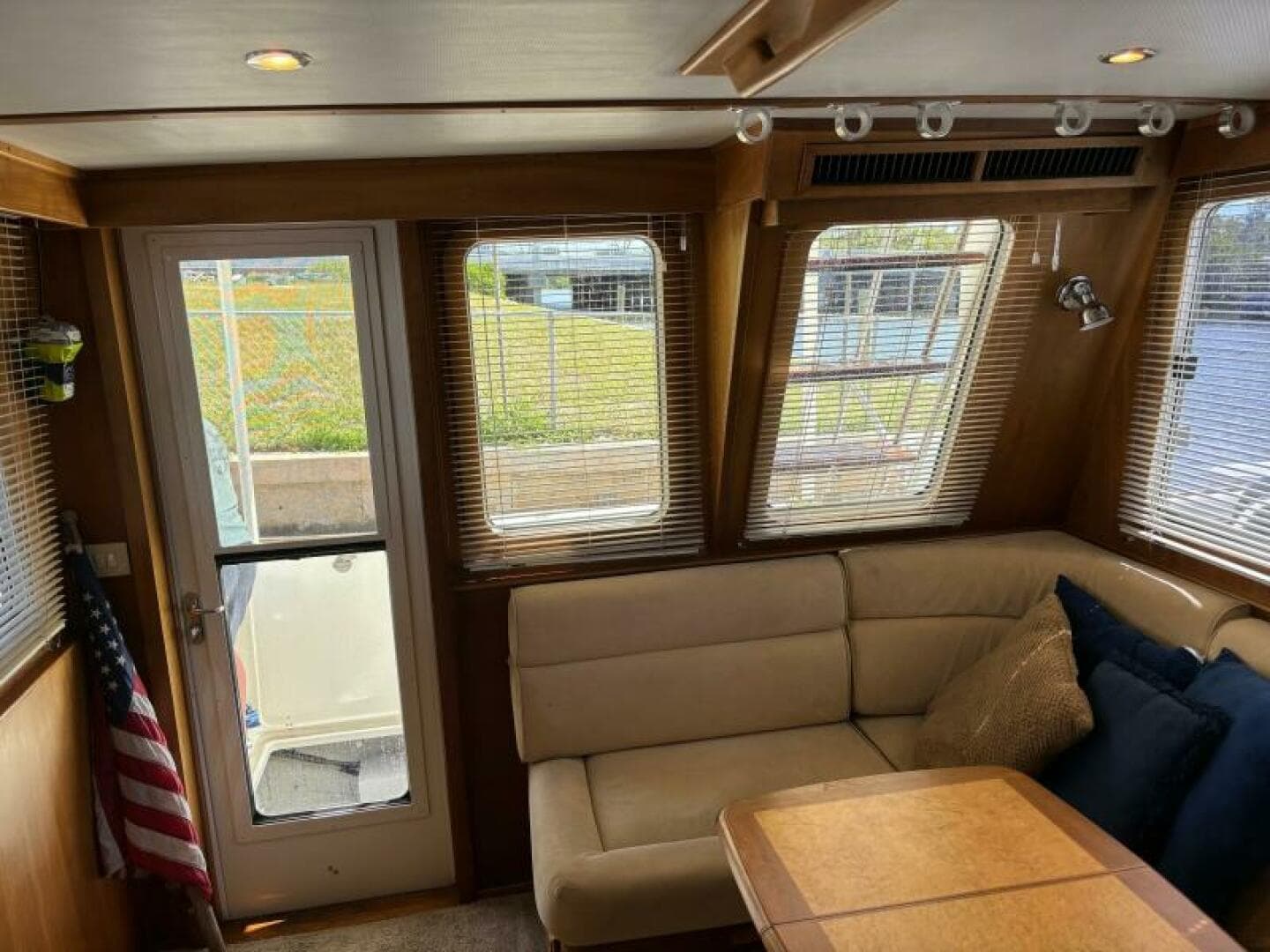 2004 Sabreline 36 Sedan — photo 37