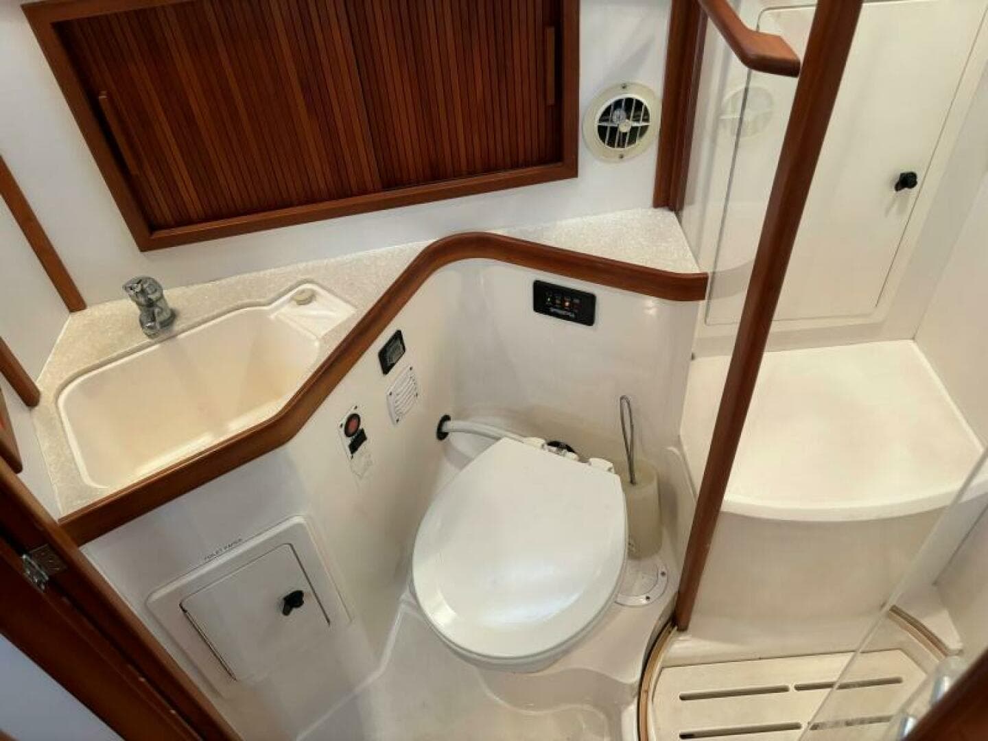 2004 Sabreline 36 Sedan — photo 53