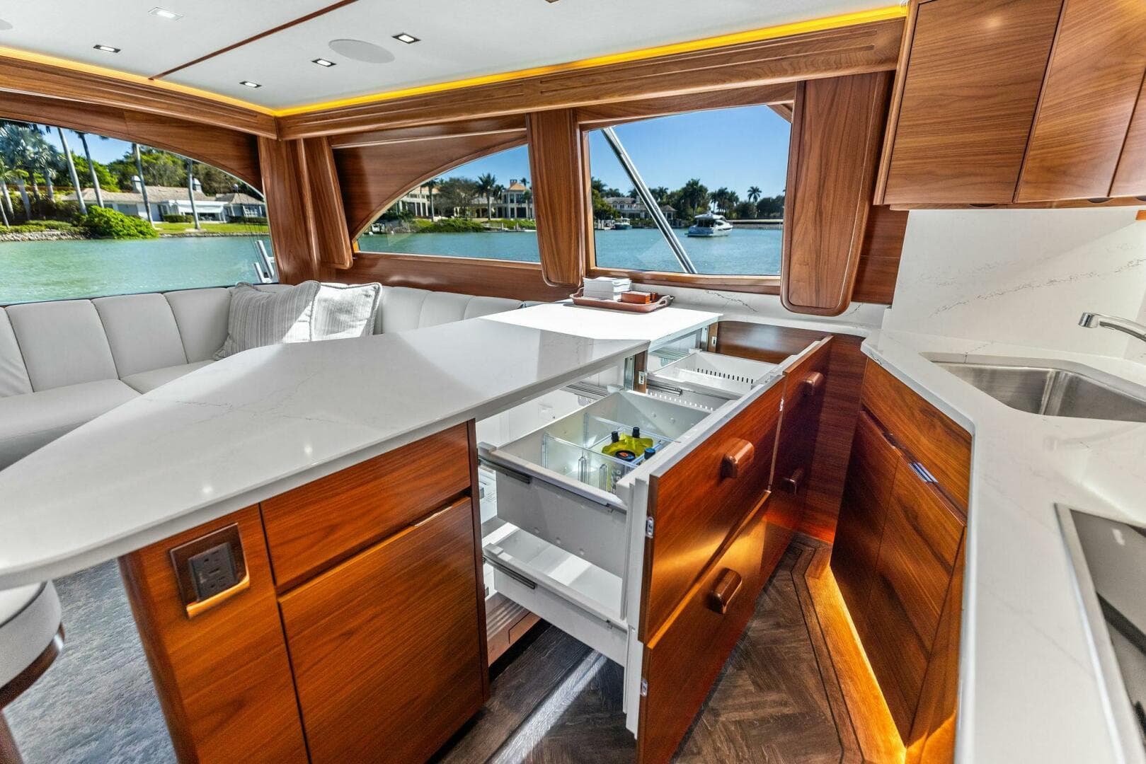 2023 Viking 54 Convertible — photo 15