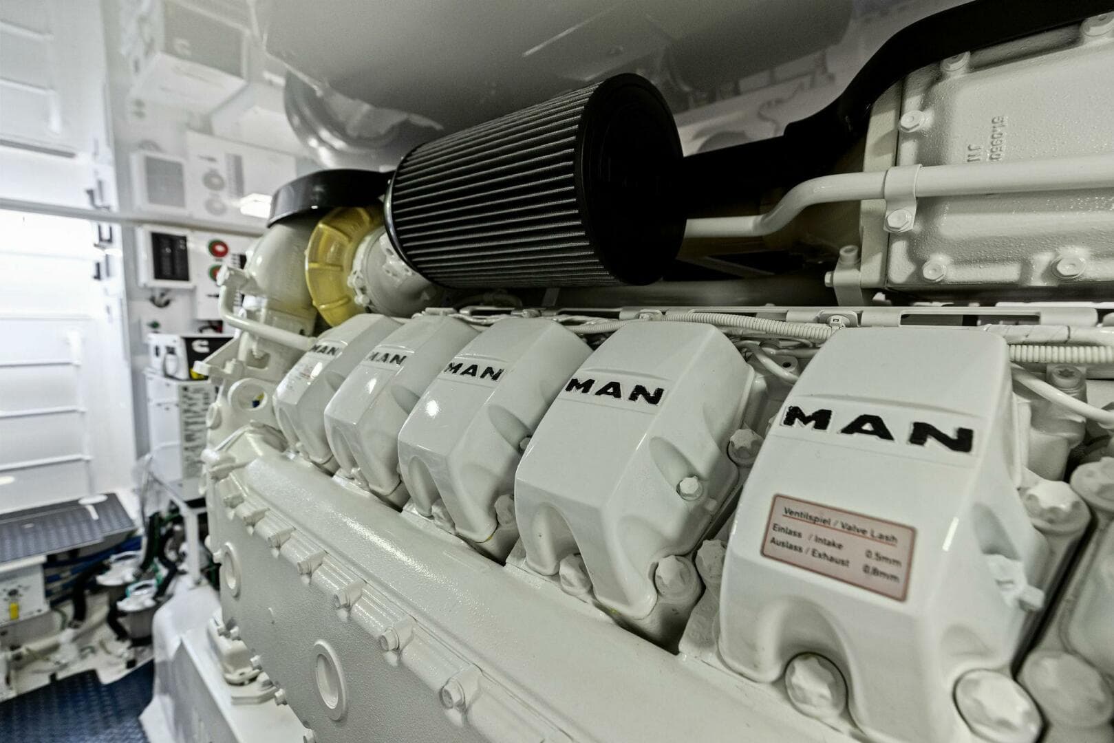 2023 Viking 54 Convertible — photo 59