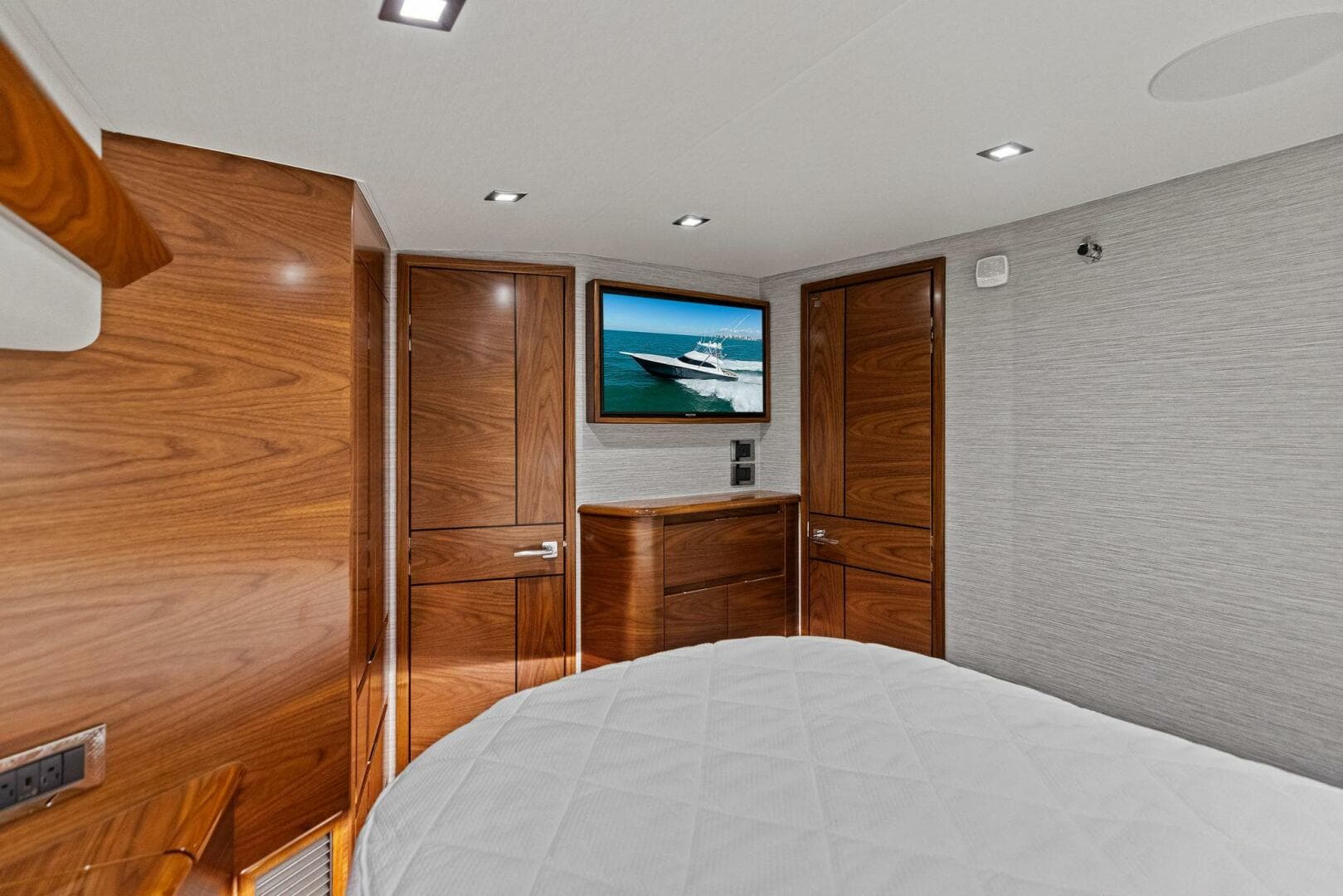 2023 Viking 54 Convertible — photo 18