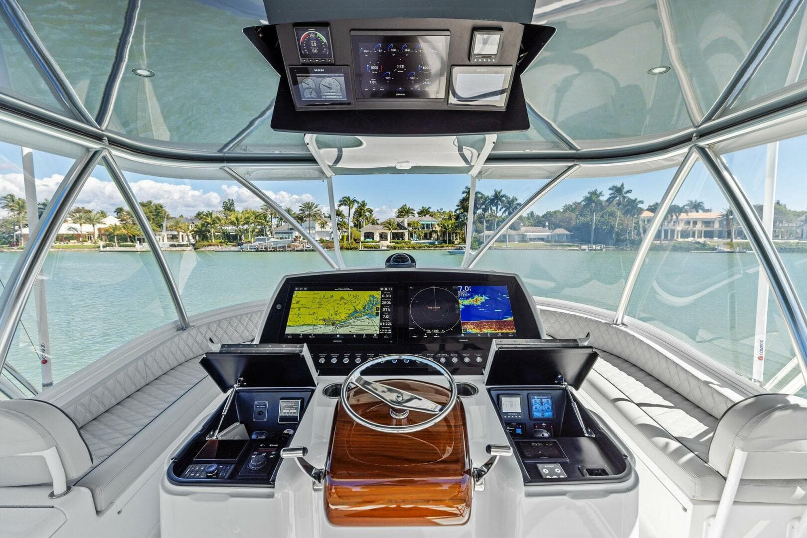 2023 Viking 54 Convertible — photo 2