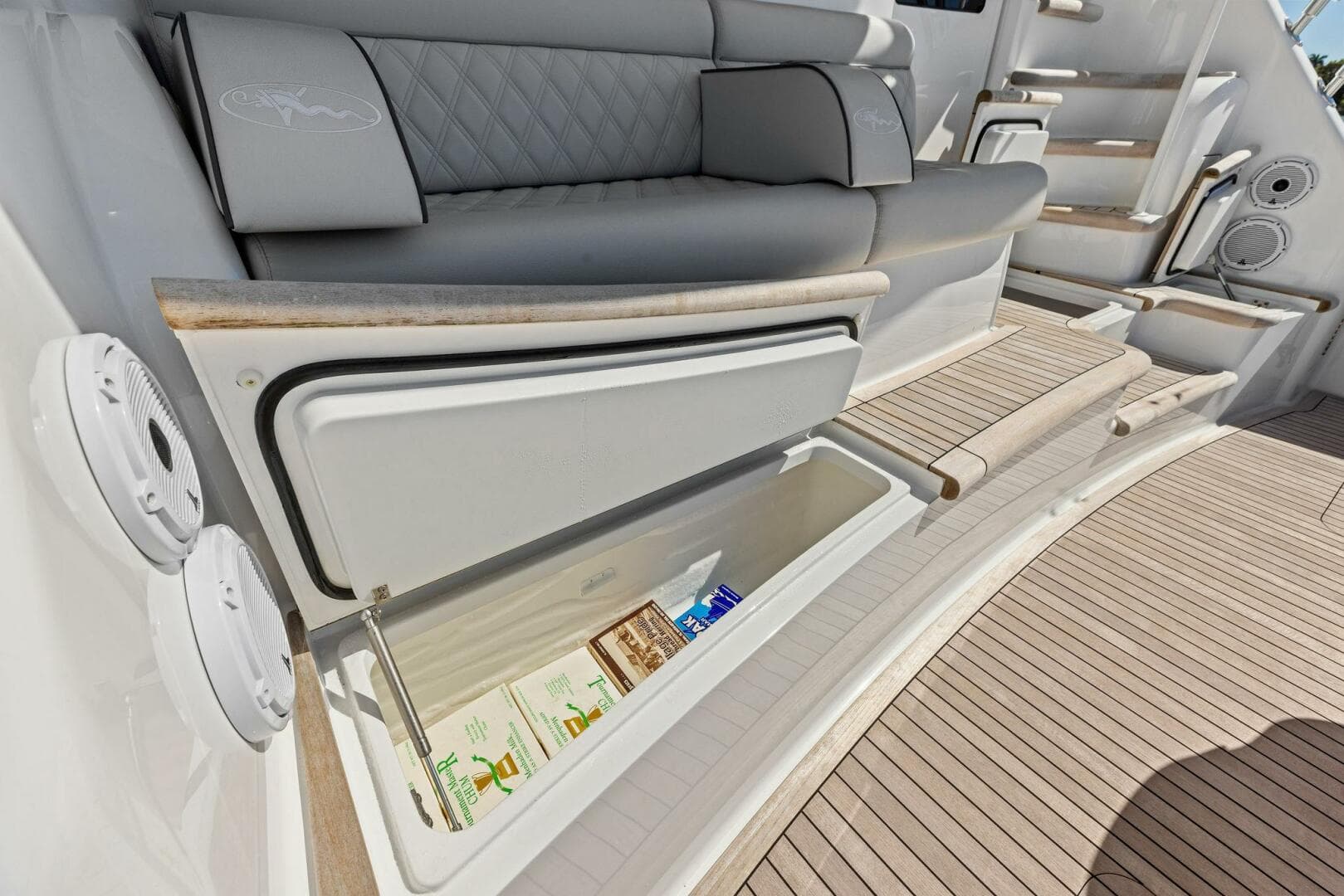 2023 Viking 54 Convertible — photo 55