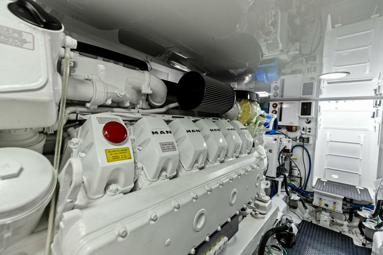 2023 Viking 54 Convertible — photo 62