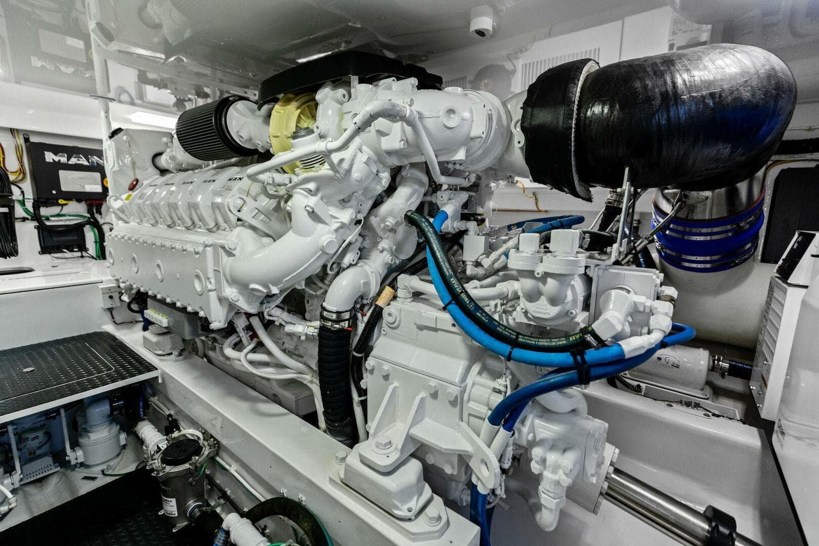 2023 Viking 54 Convertible — photo 67