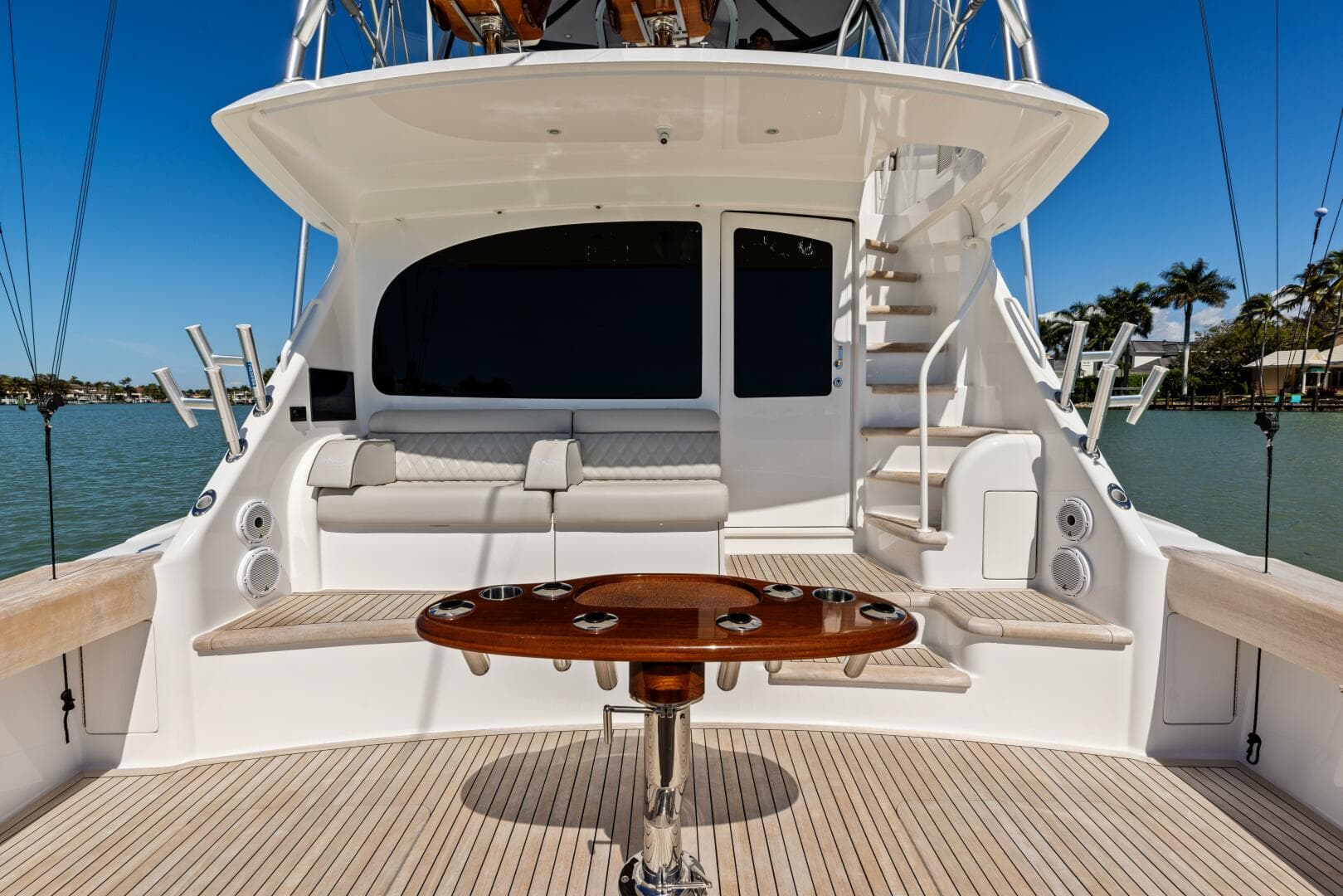 2023 Viking 54 Convertible — photo 4