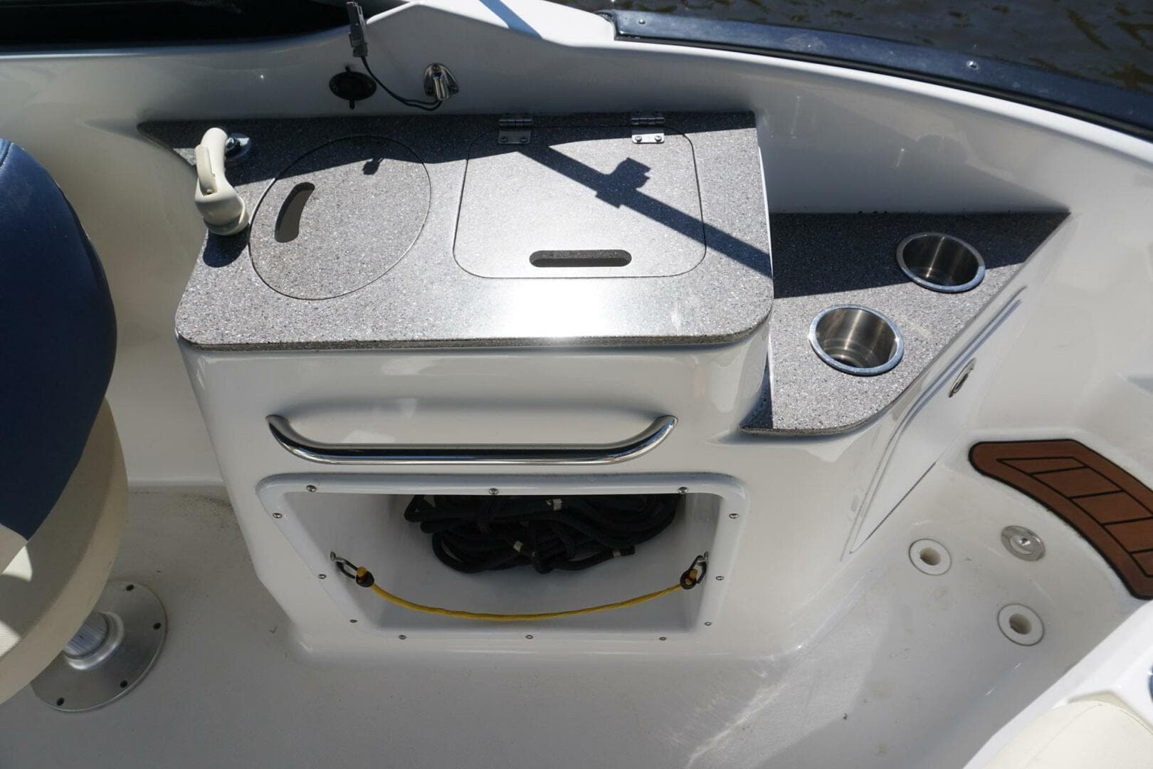 2018 Hurricane Sundeck 2400 OB — photo 13