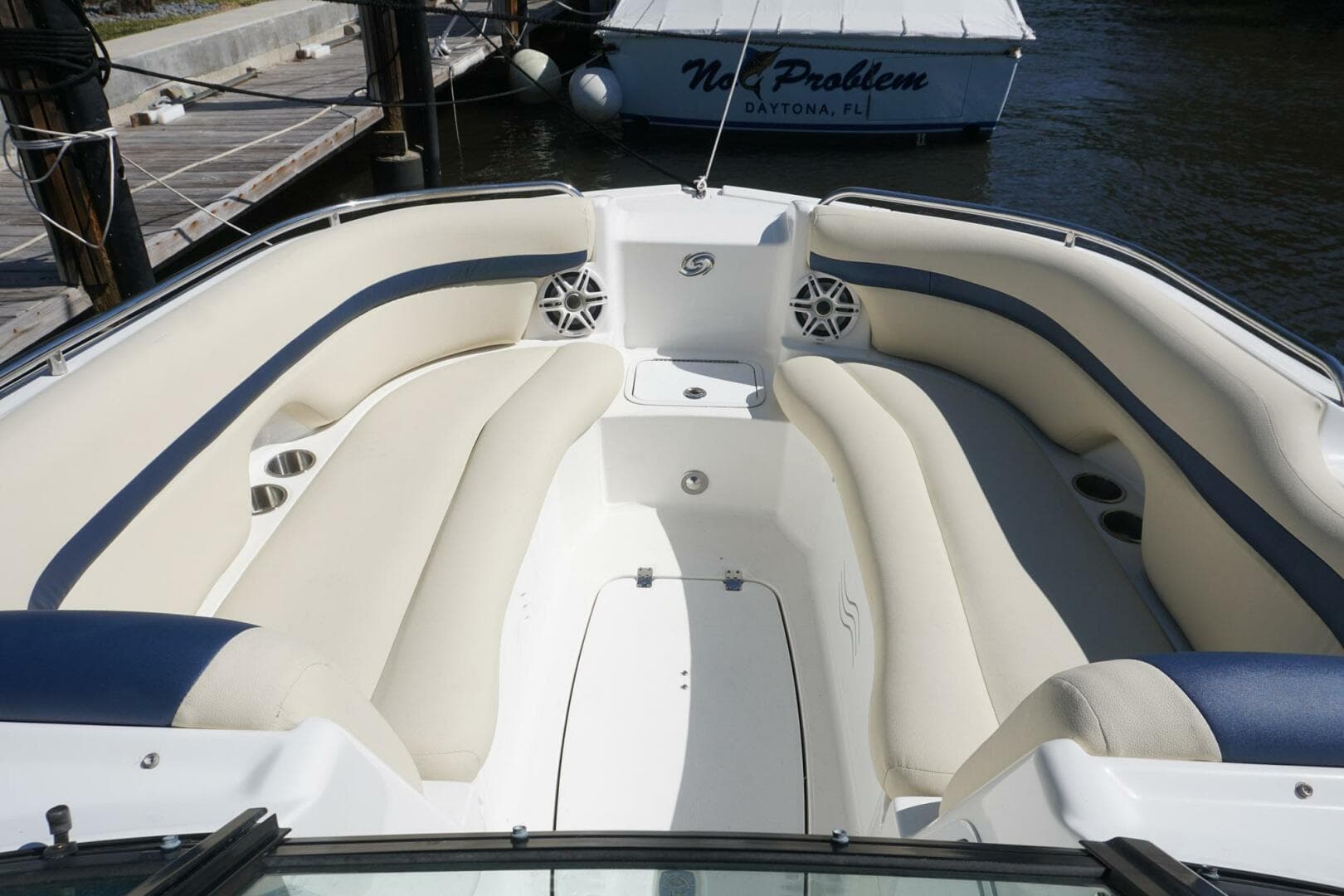 2018 Hurricane Sundeck 2400 OB — photo 4