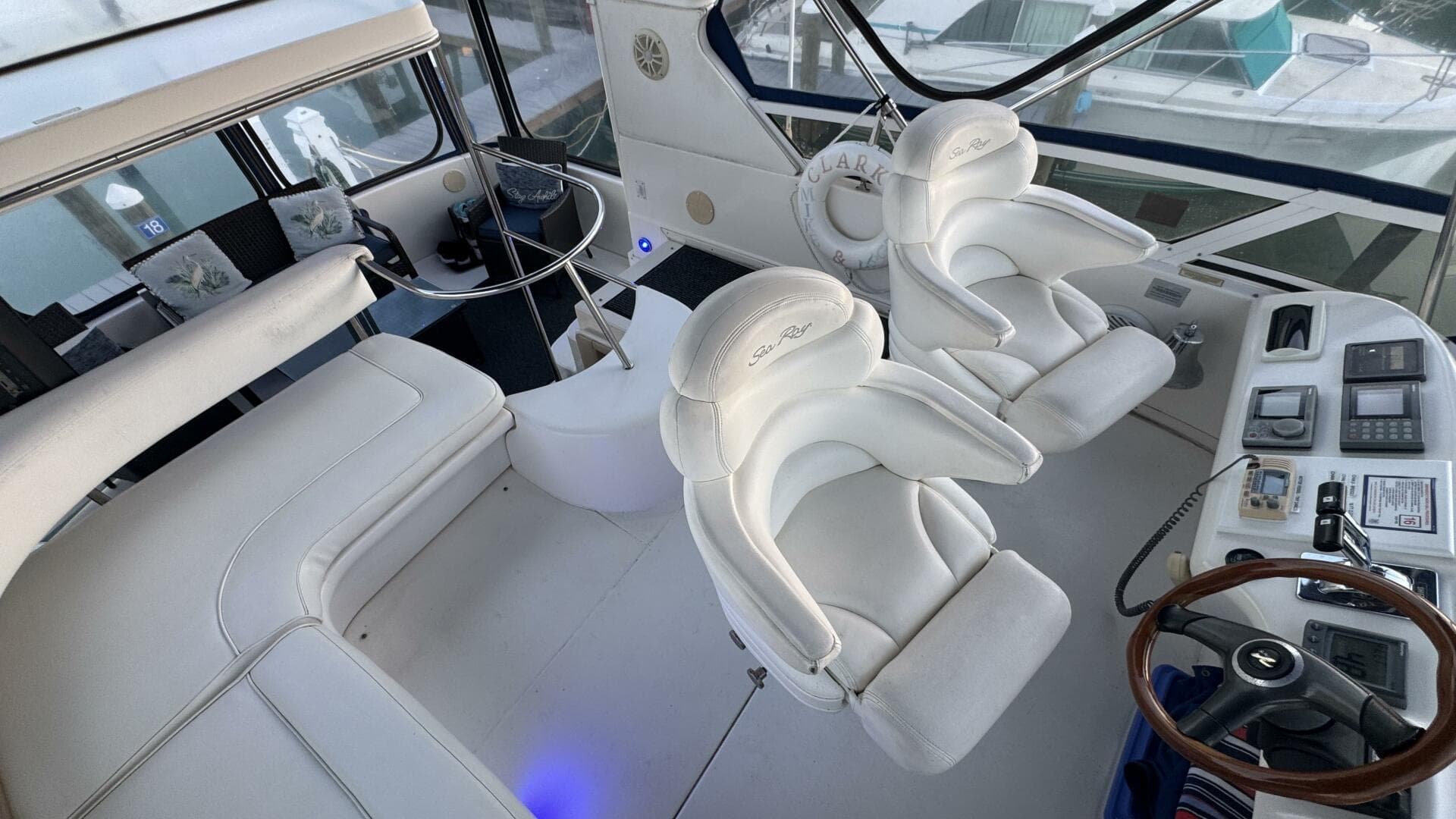 2000 Sea Ray 420 Aft Cabin — photo 20