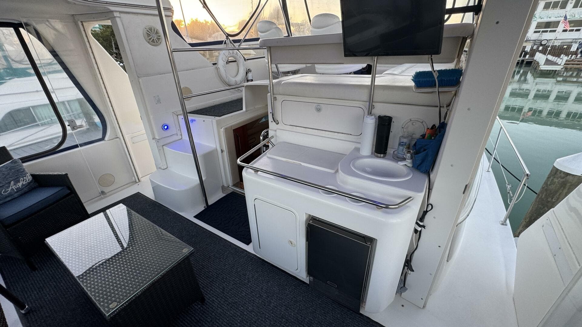 2000 Sea Ray 420 Aft Cabin — photo 11
