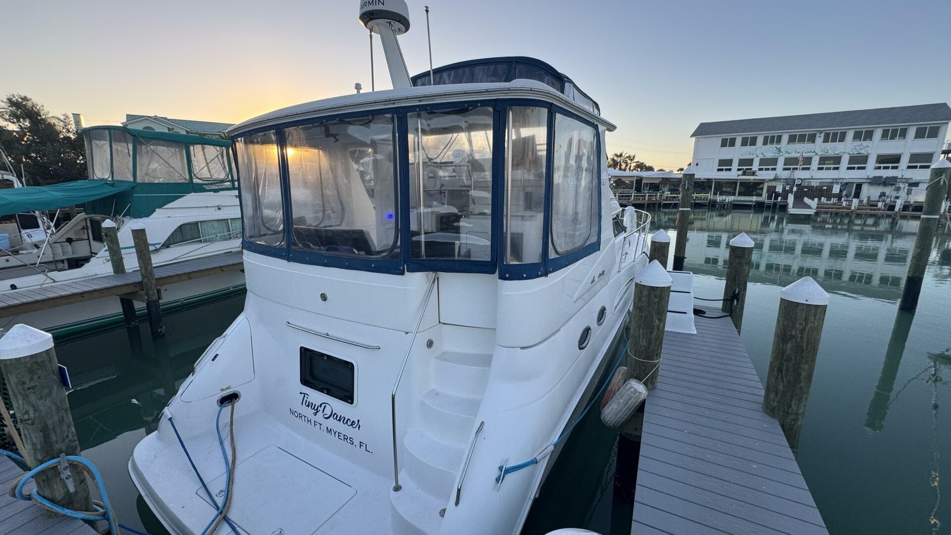 2000 Sea Ray 420 Aft Cabin — photo 6
