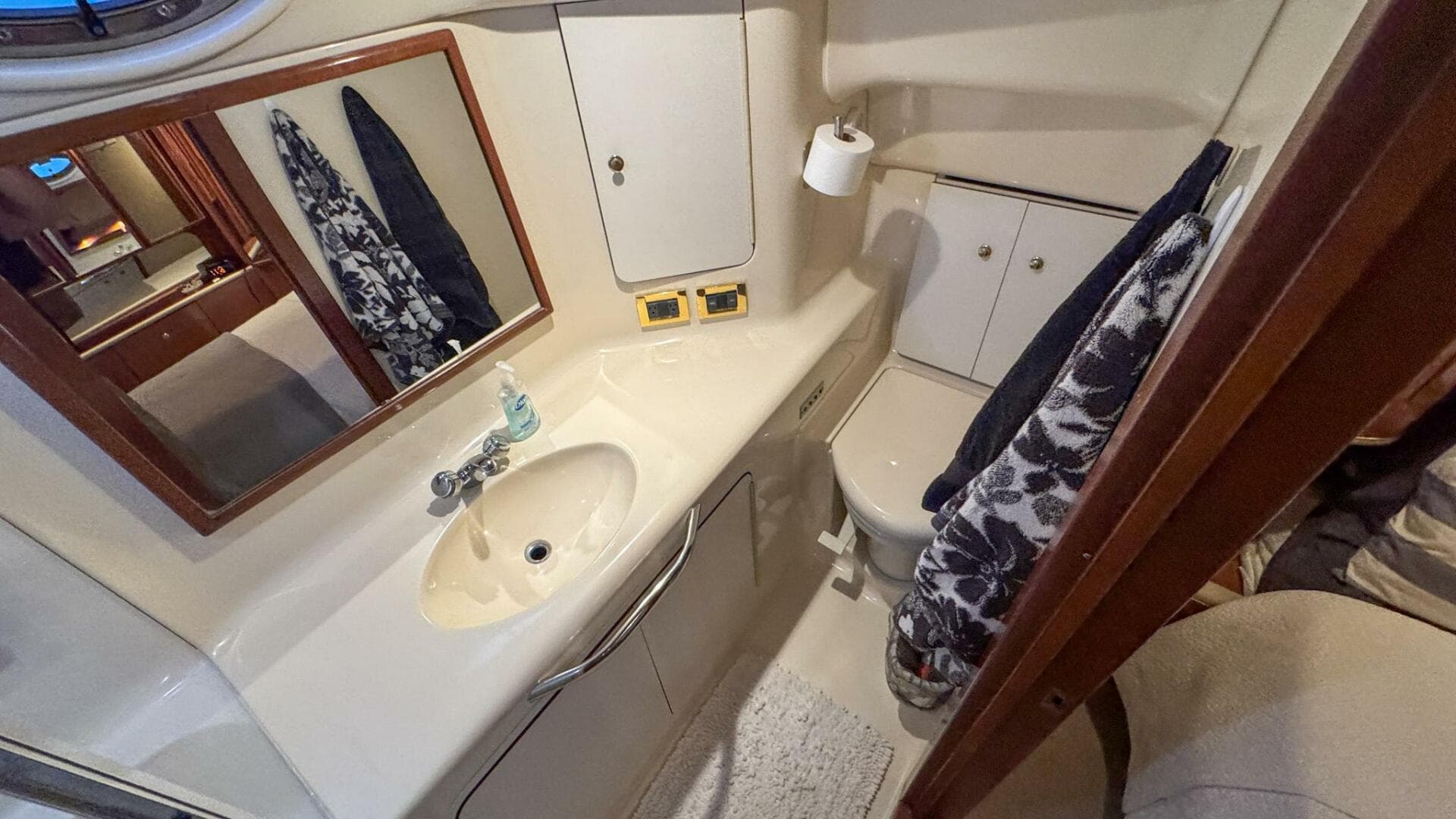 2000 Sea Ray 420 Aft Cabin — photo 38