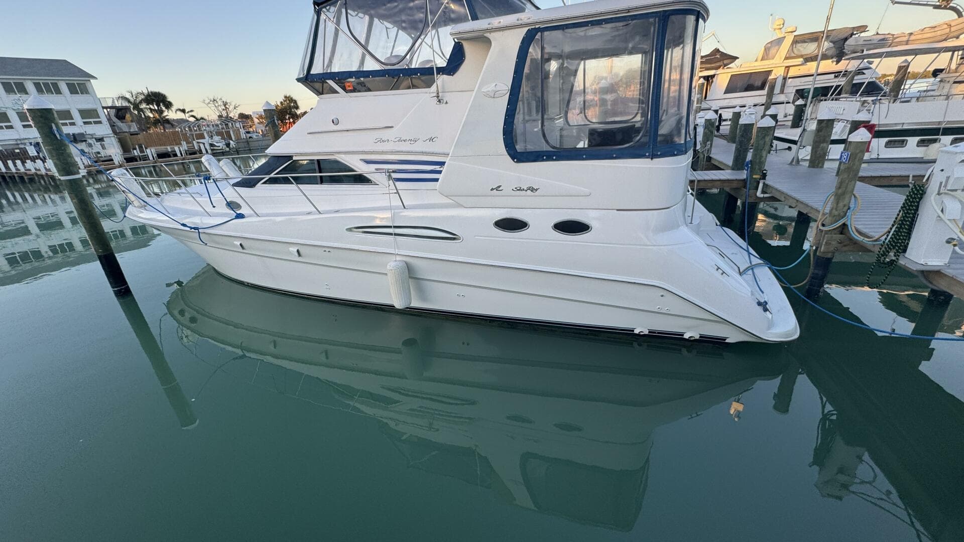 2000 Sea Ray 420 Aft Cabin — photo 4