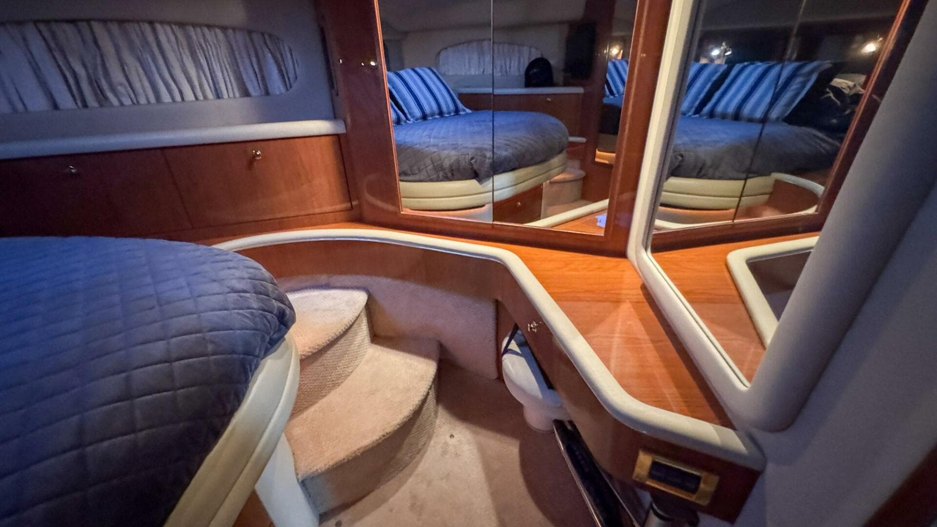 2000 Sea Ray 420 Aft Cabin — photo 47