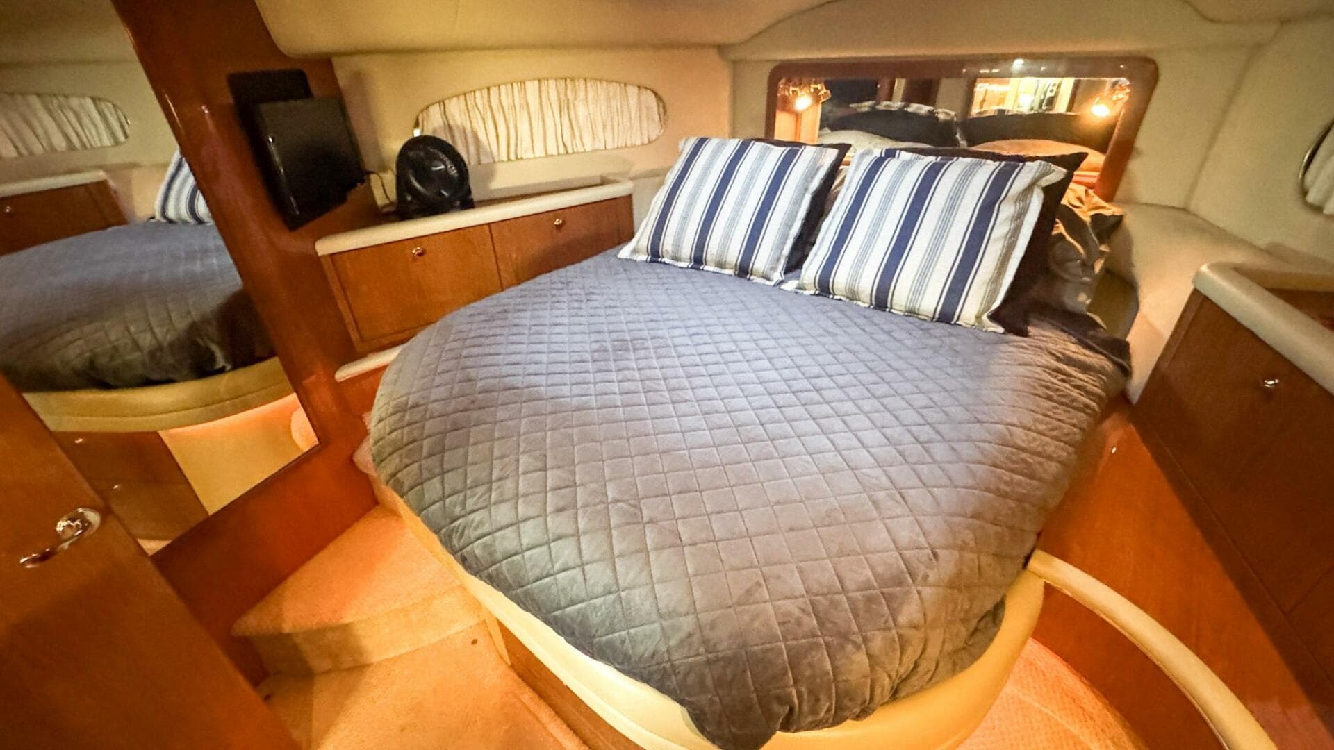 2000 Sea Ray 420 Aft Cabin — photo 48