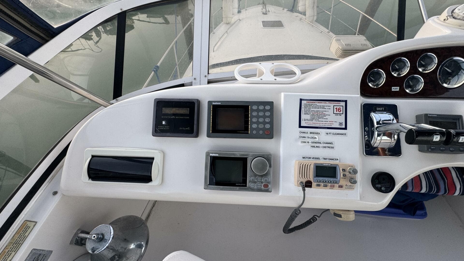 2000 Sea Ray 420 Aft Cabin — photo 16